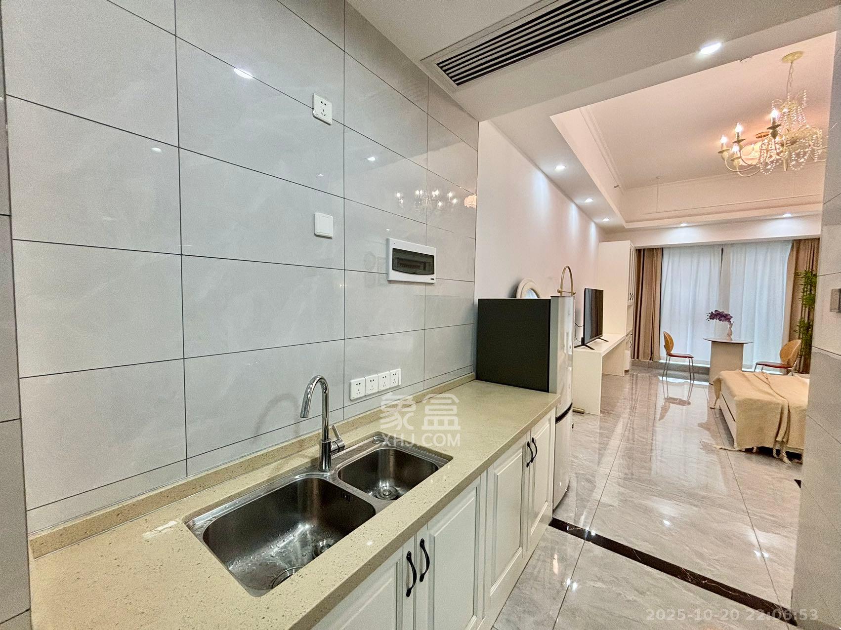 汇景发展环球中心  1室1厅1卫    2200.0元/月室内图