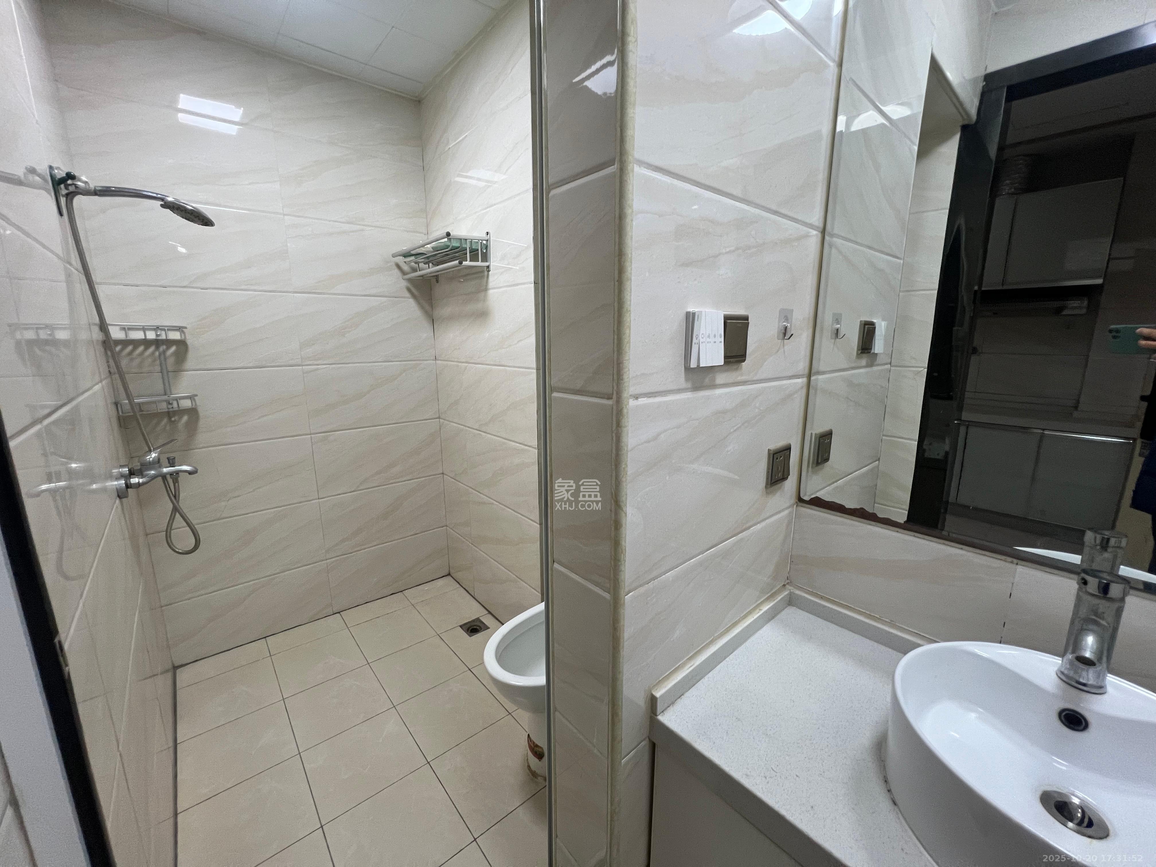 御溪国际  1室1厅1卫    1700.0元/月室内图