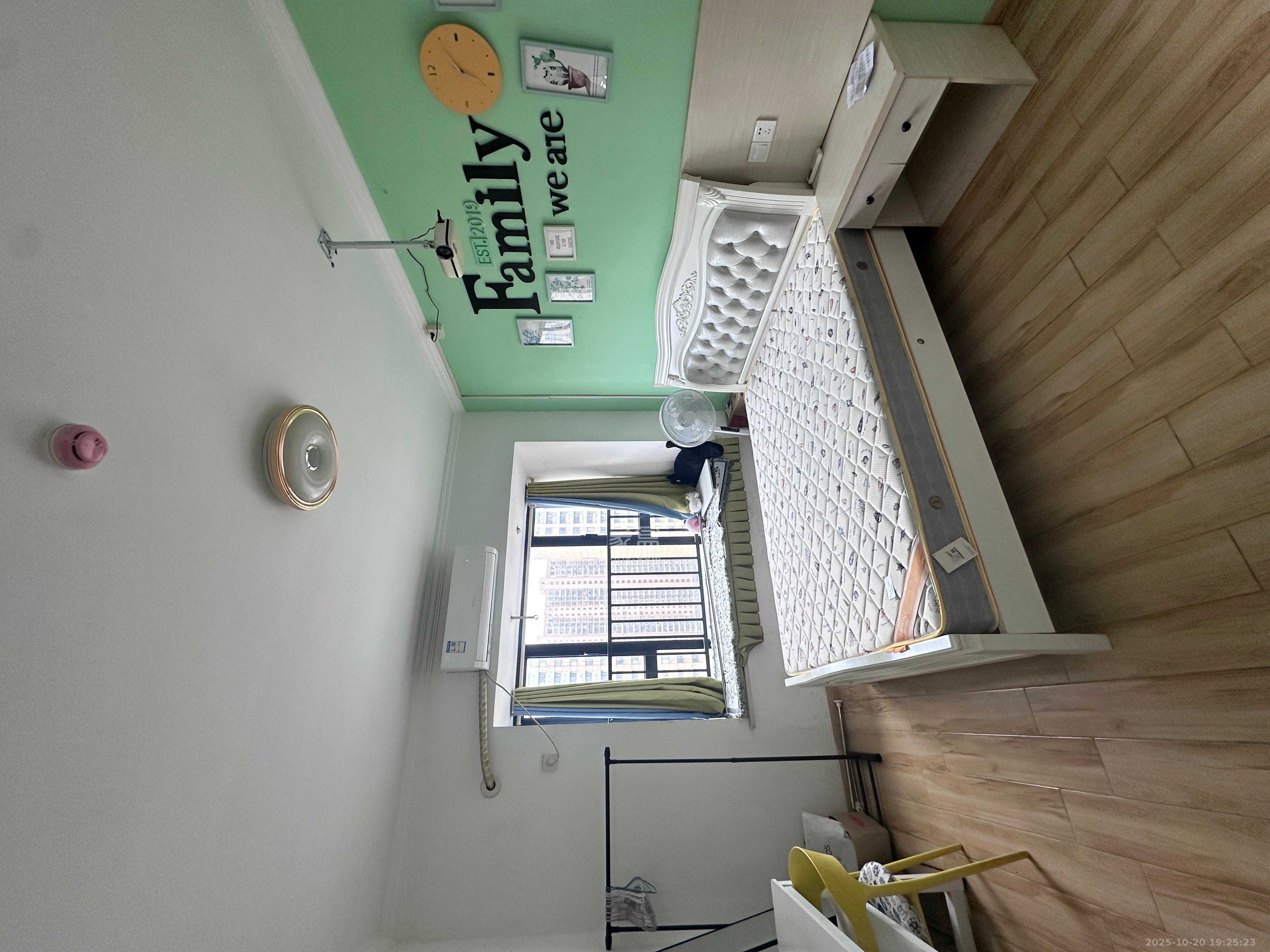 好莱城(弘德西街)  1室1厅1卫    1400.0元/月 好莱城(弘德西街)  1室1厅1卫    1400.0元/月室内图