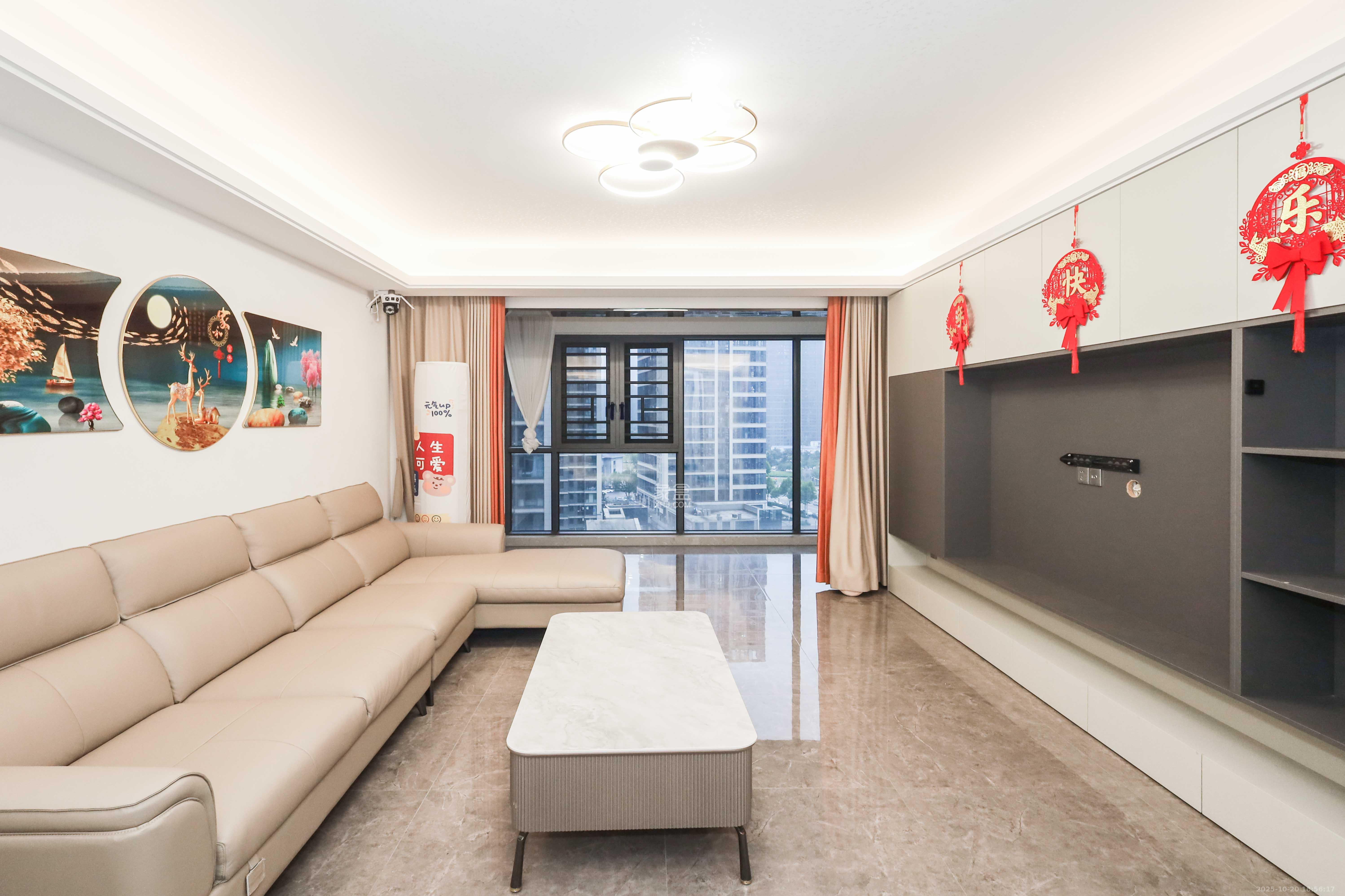 中海阅溪府  4室2厅2卫    220.0万