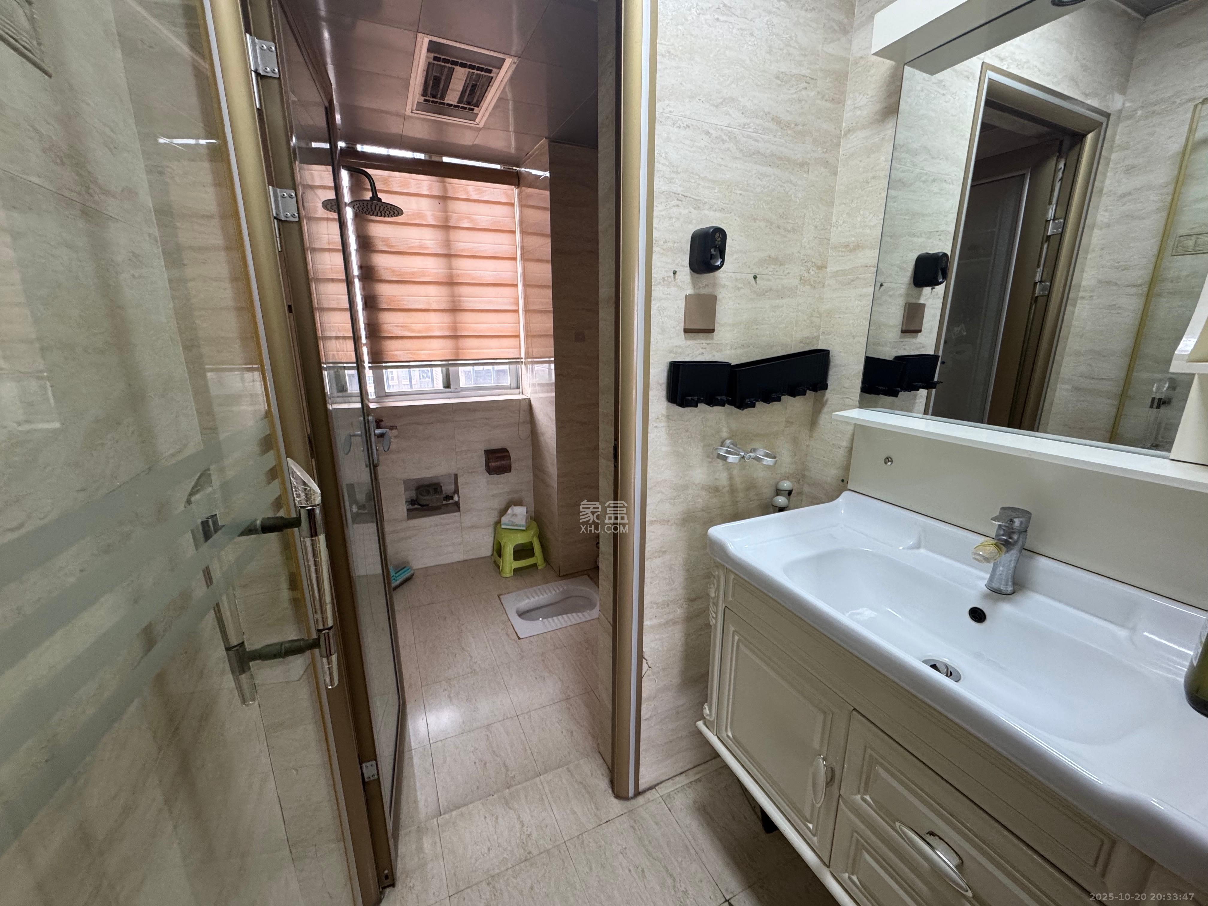 上河国际B座  2室2厅1卫    2300.0元/月 上河国际B座  2室2厅1卫    2300.0元/月室内图