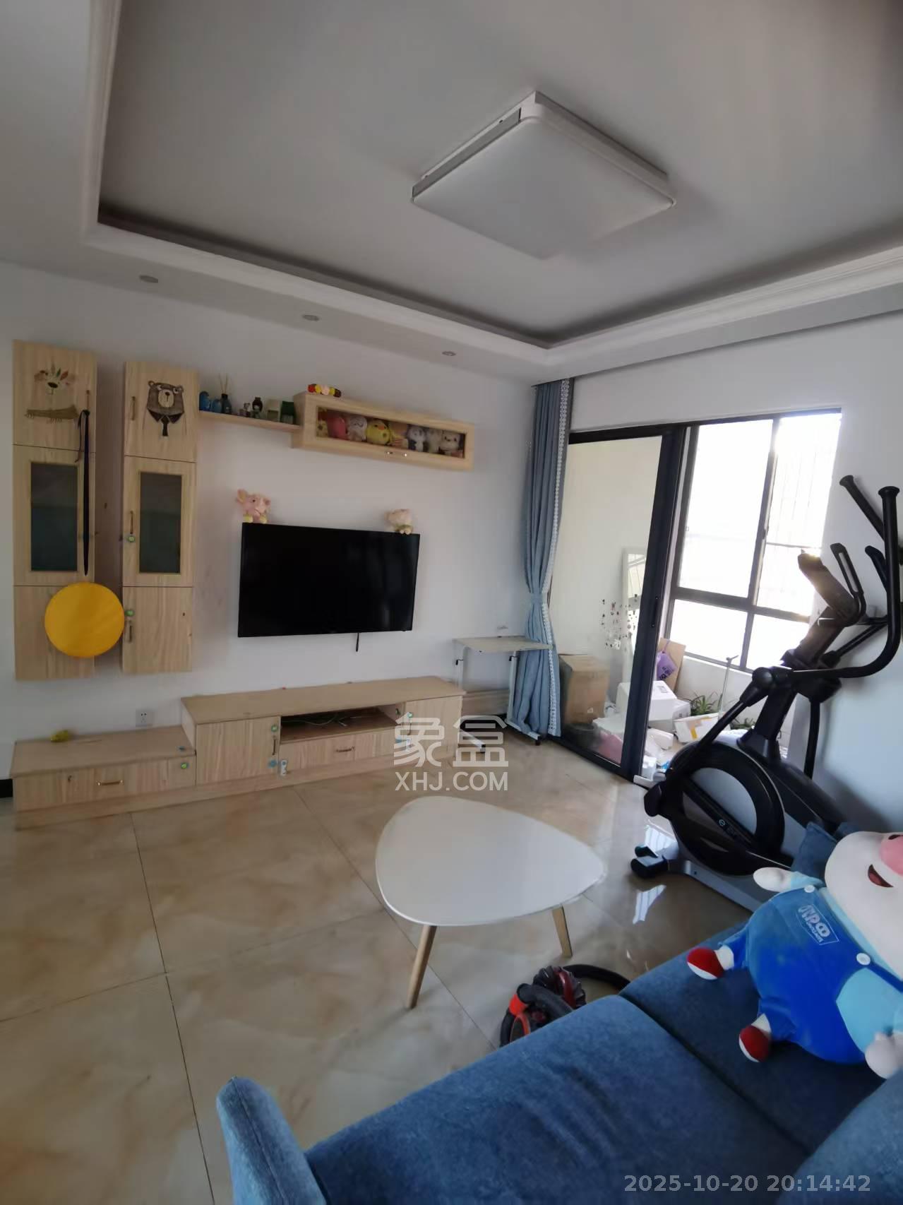 中国铁建国际城二期  3室2厅1卫    1700.0元/月 中国铁建国际城二期  3室2厅1卫    1700.0元/月室内图