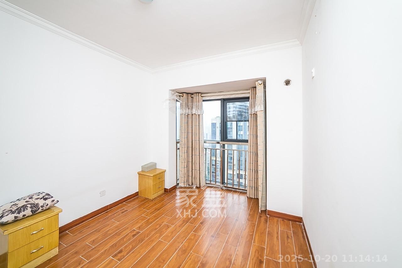 天鸿天府(天鸿中央大院)  4室2厅2卫    2700.0元/月 天鸿天府(天鸿中央大院)  4室2厅2卫    2700.0元/月室内图