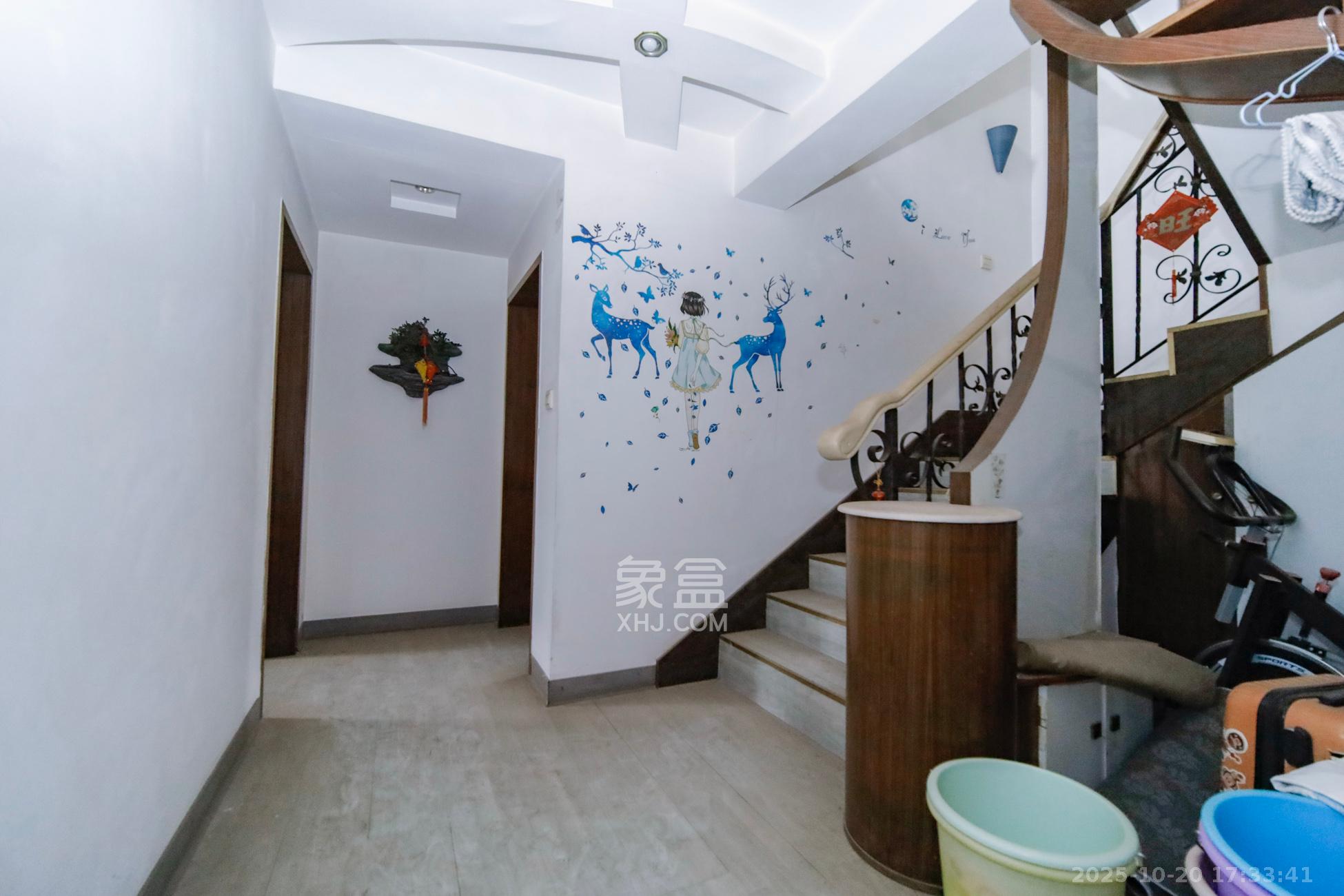 融城花苑  5室2厅3卫    95.0万其他