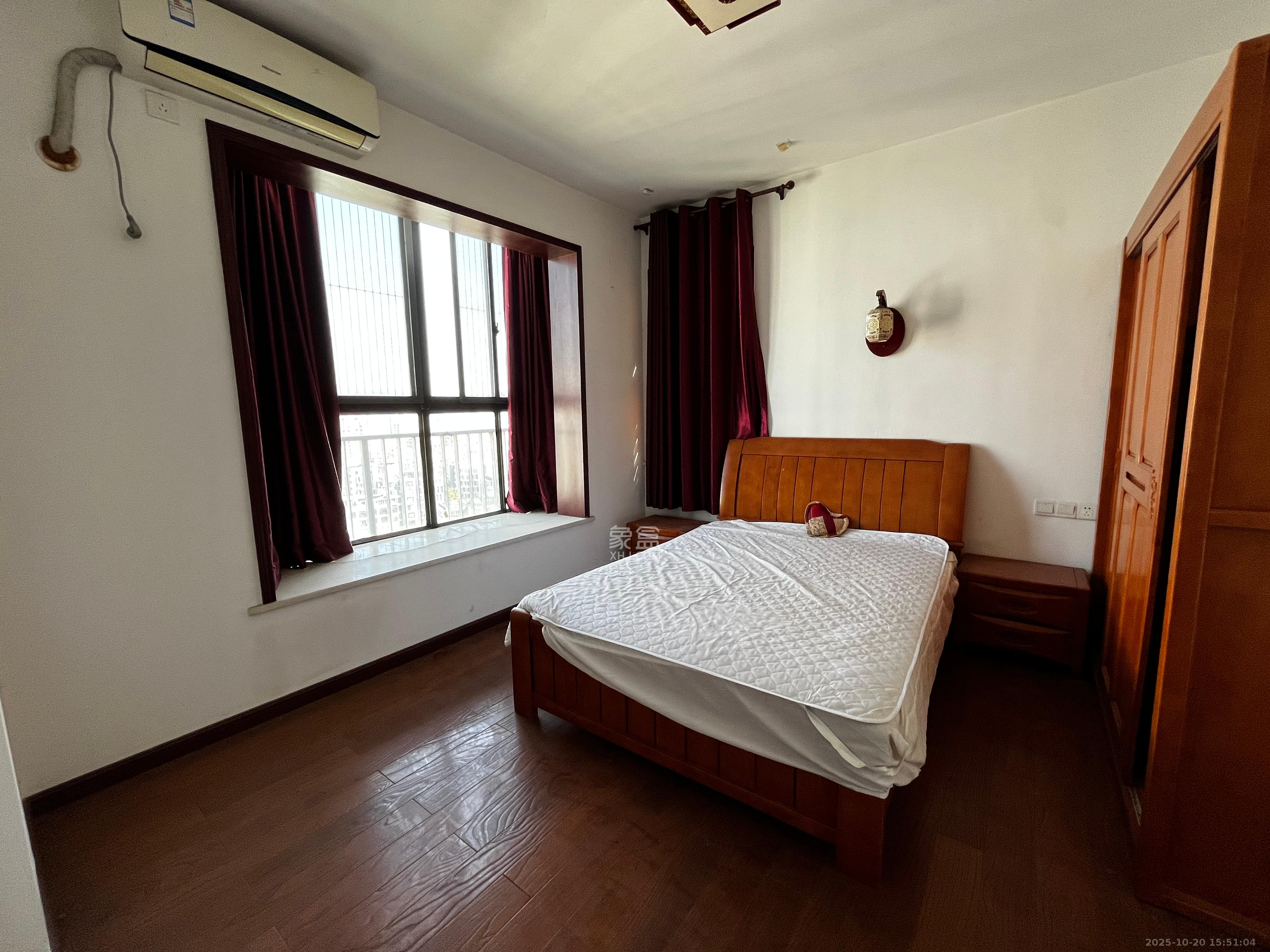 阳光100三期  6室3厅3卫    6500.0元/月室内图