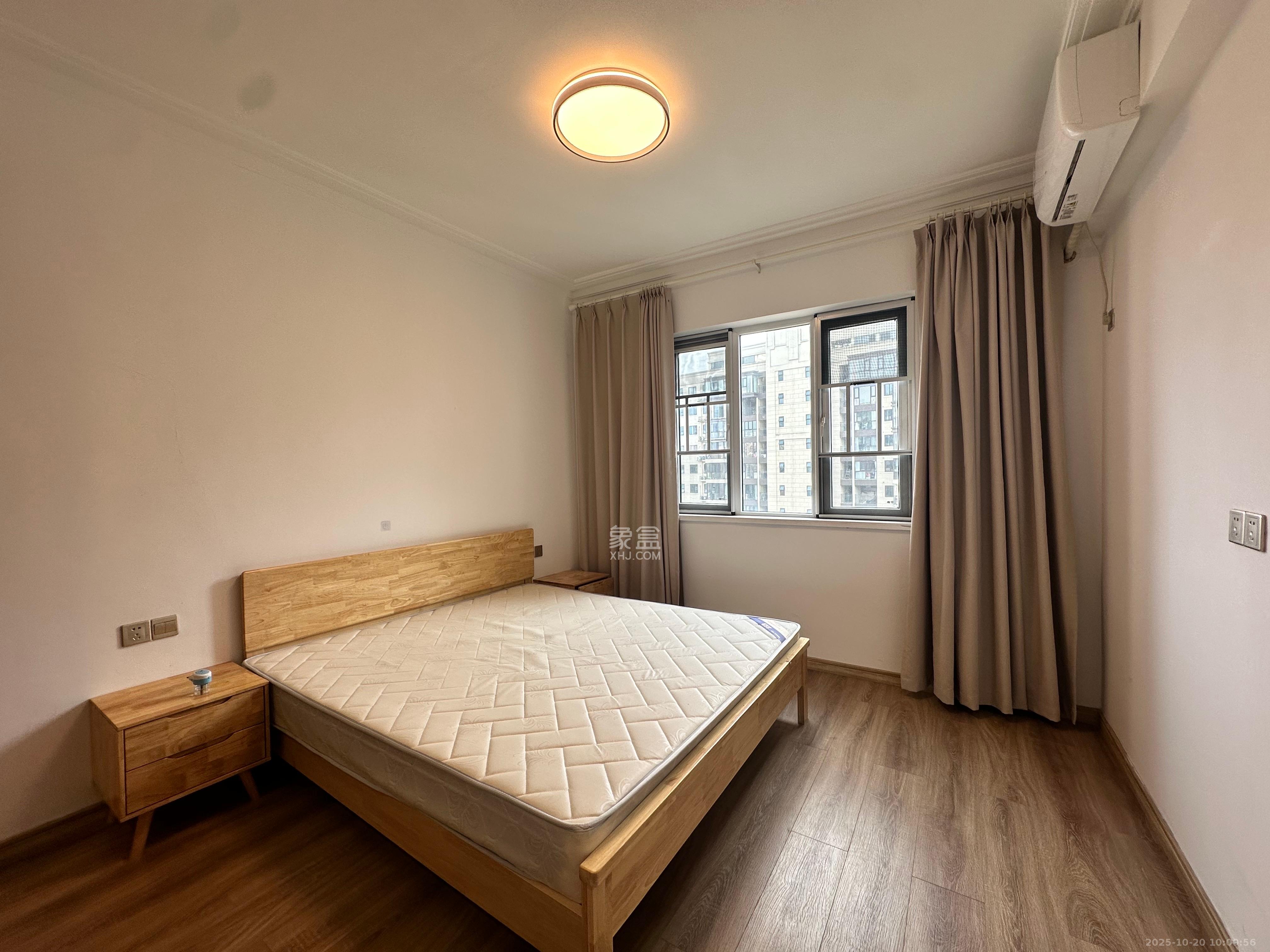 新华联梦想城  4室2厅2卫    2400.0元/月 新华联梦想城  4室2厅2卫    2400.0元/月室内图