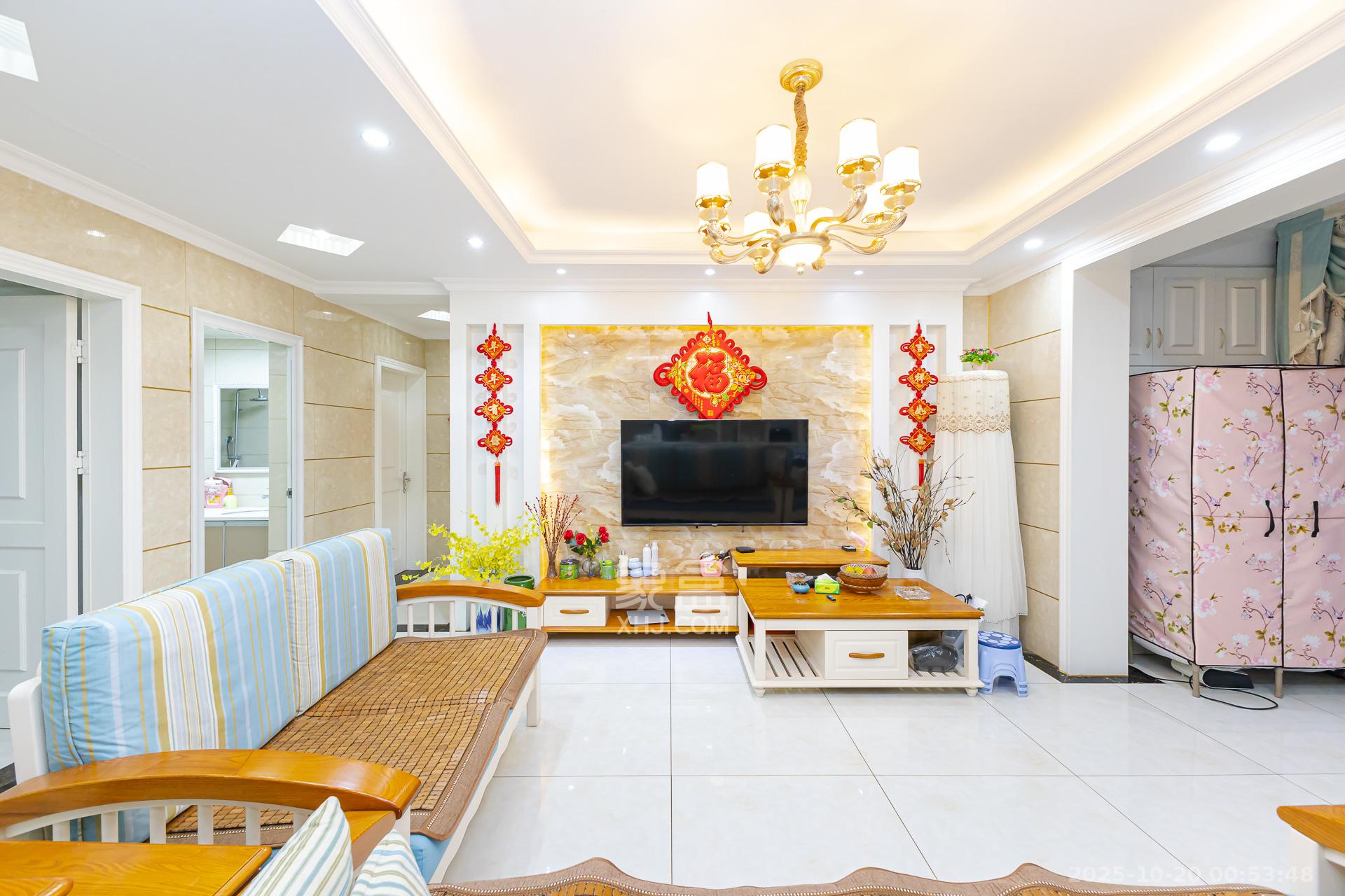 润和之悦（金泽园）  4室2厅2卫    89.8万客厅