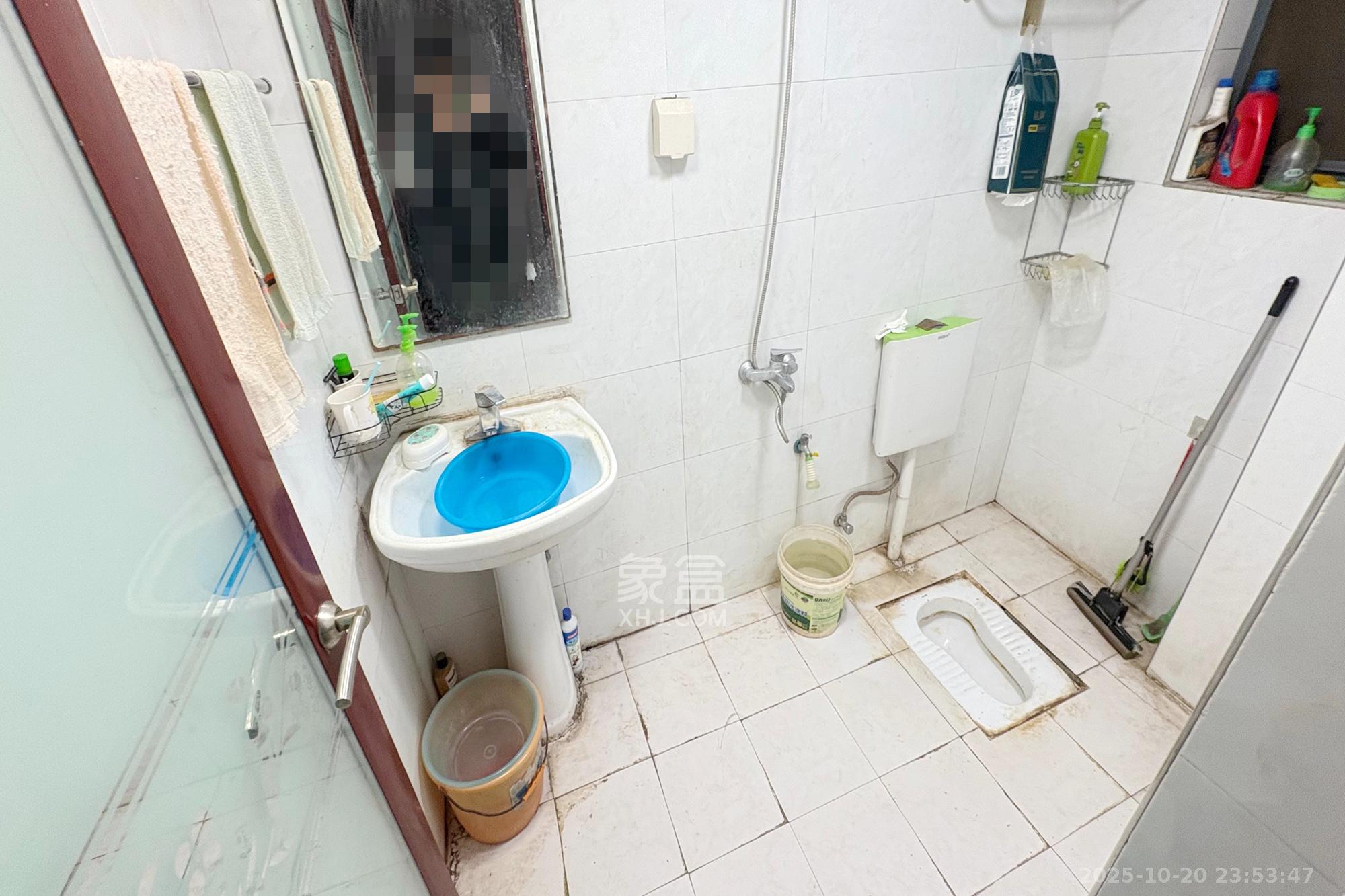 凯通国际城（凯通朝庭）  3室1厅1卫    86.0万卫生间