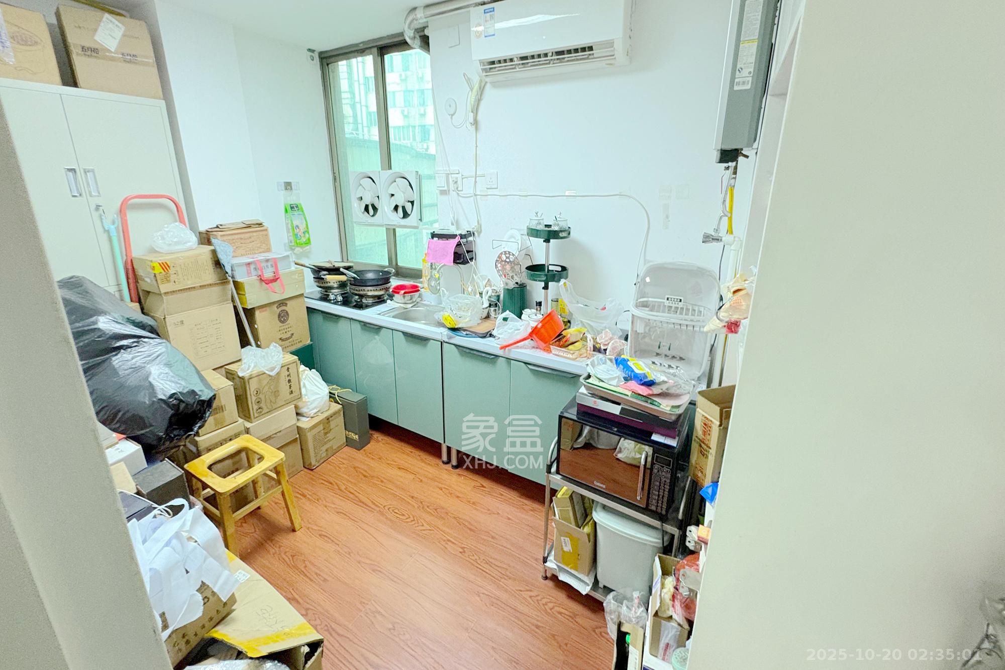 华天新城  4室1厅2卫    120.0万 华天新城  4室1厅2卫    120.0万厨房