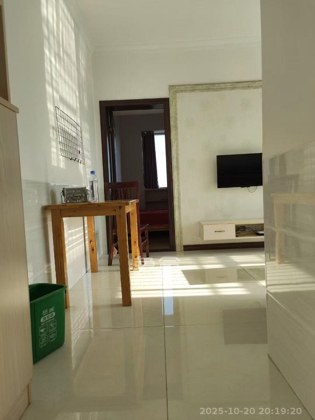 洋湖和园(福联嘉苑)  2室1厅1卫    1800.0元/月 洋湖和园(福联嘉苑)  2室1厅1卫    1800.0元/月室内图1