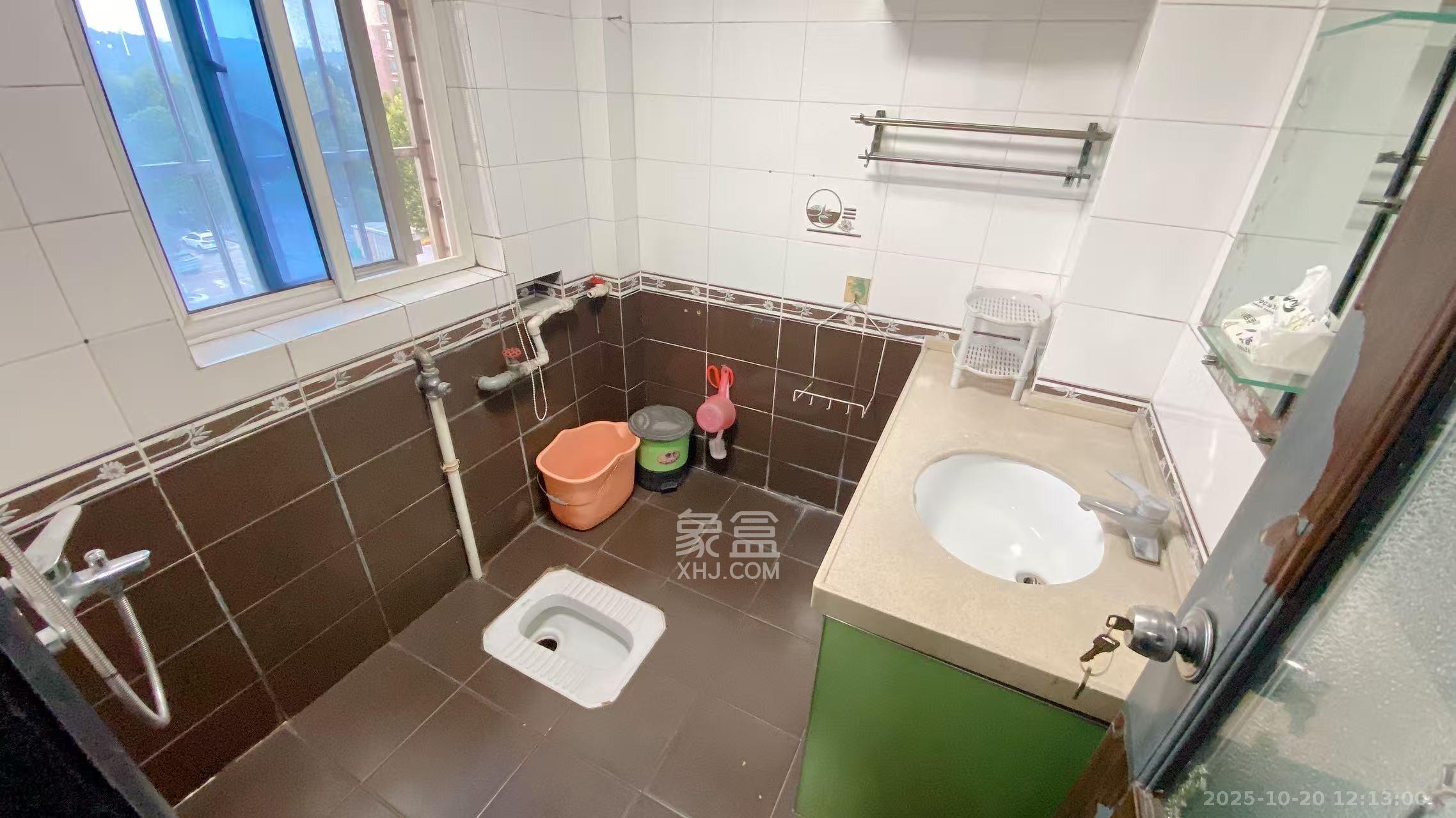 四方小区 1室0厅0卫 1800.0元/月 四方小区 1室0厅0卫 1800.0元/月室内图