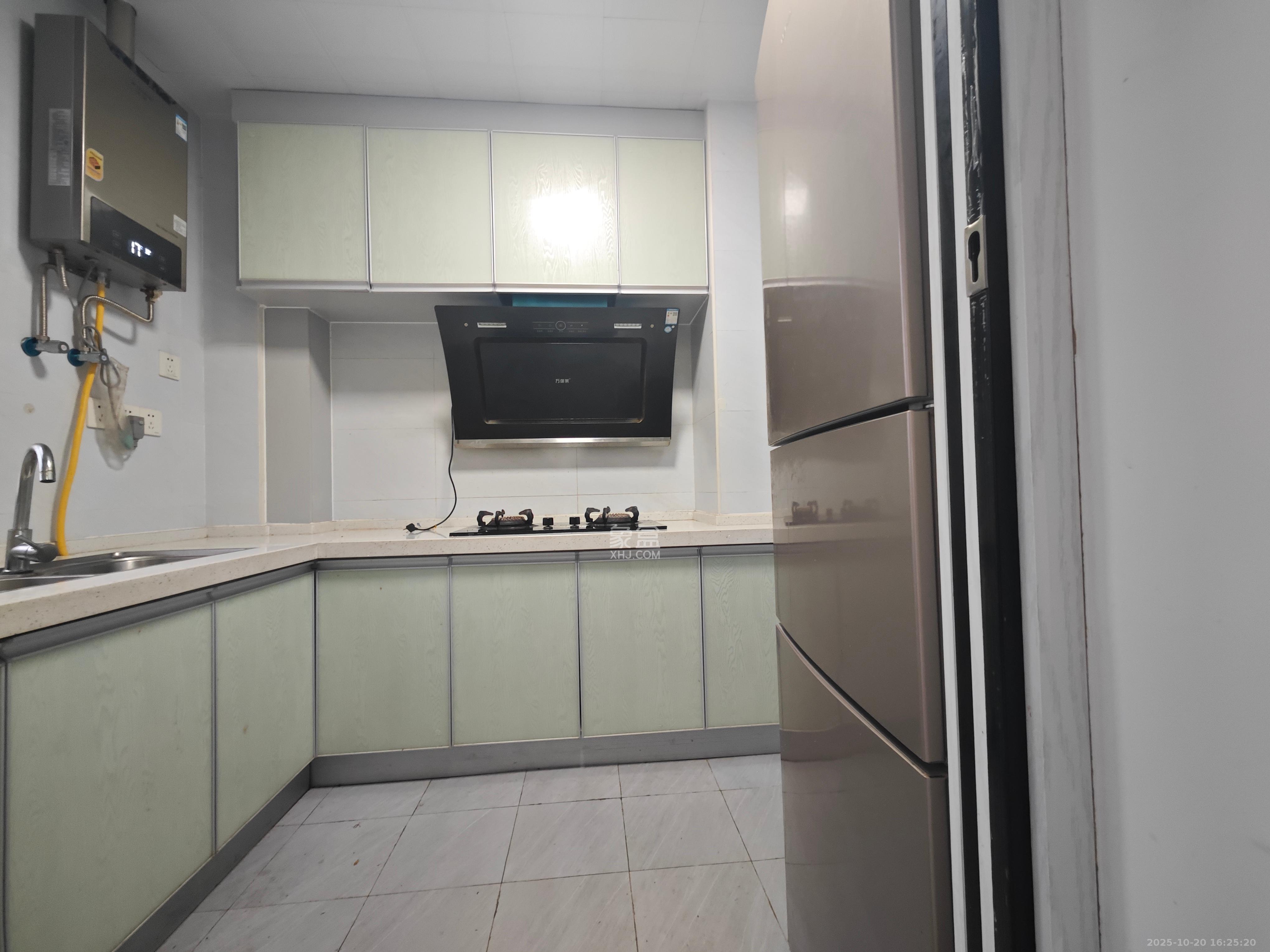 中建嘉和城  3室2厅2卫    2500.0元/月 中建嘉和城  3室2厅2卫    2500.0元/月室内图