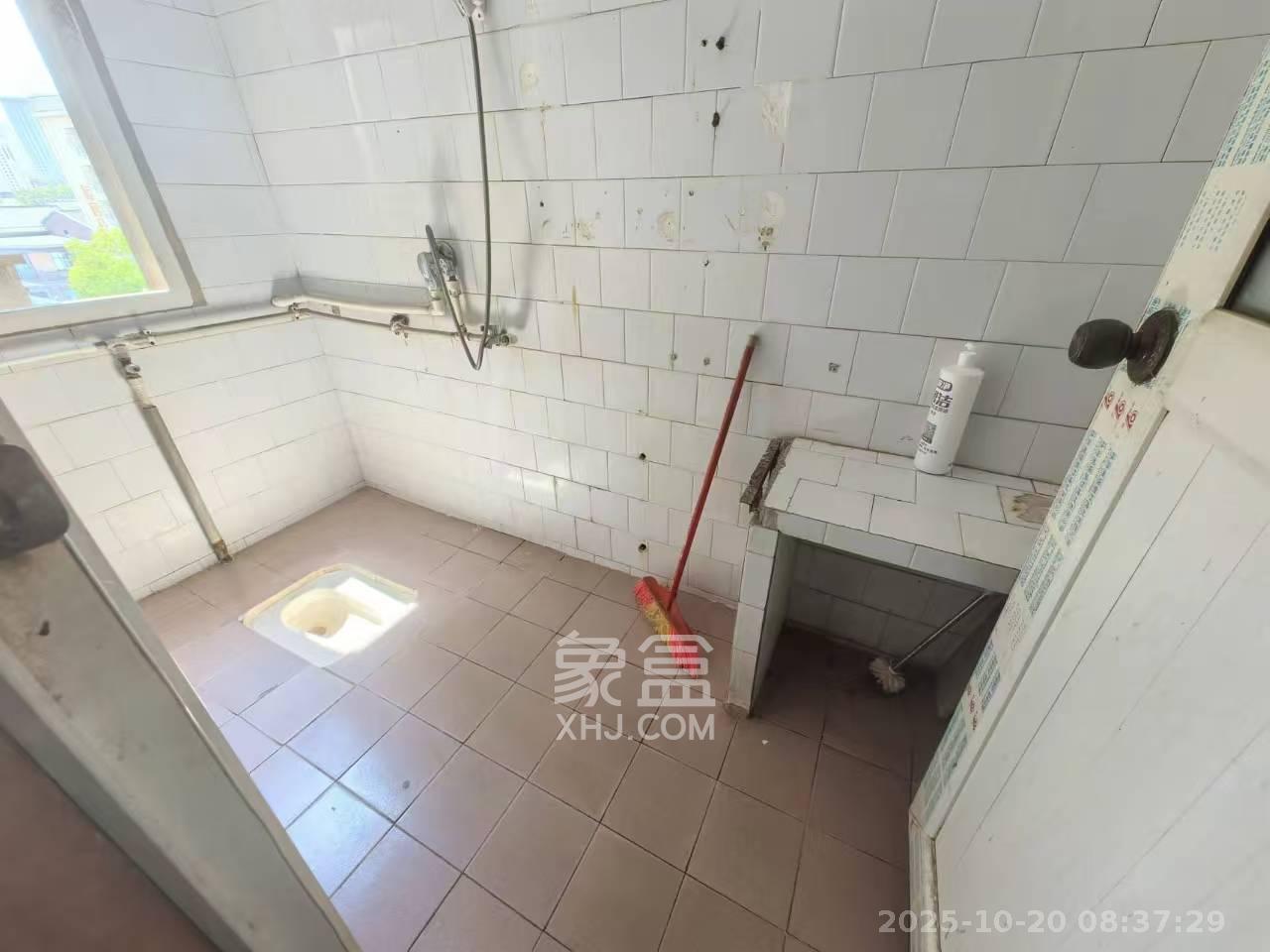 宏金花园  3室1厅2卫    2600.0元/月室内图