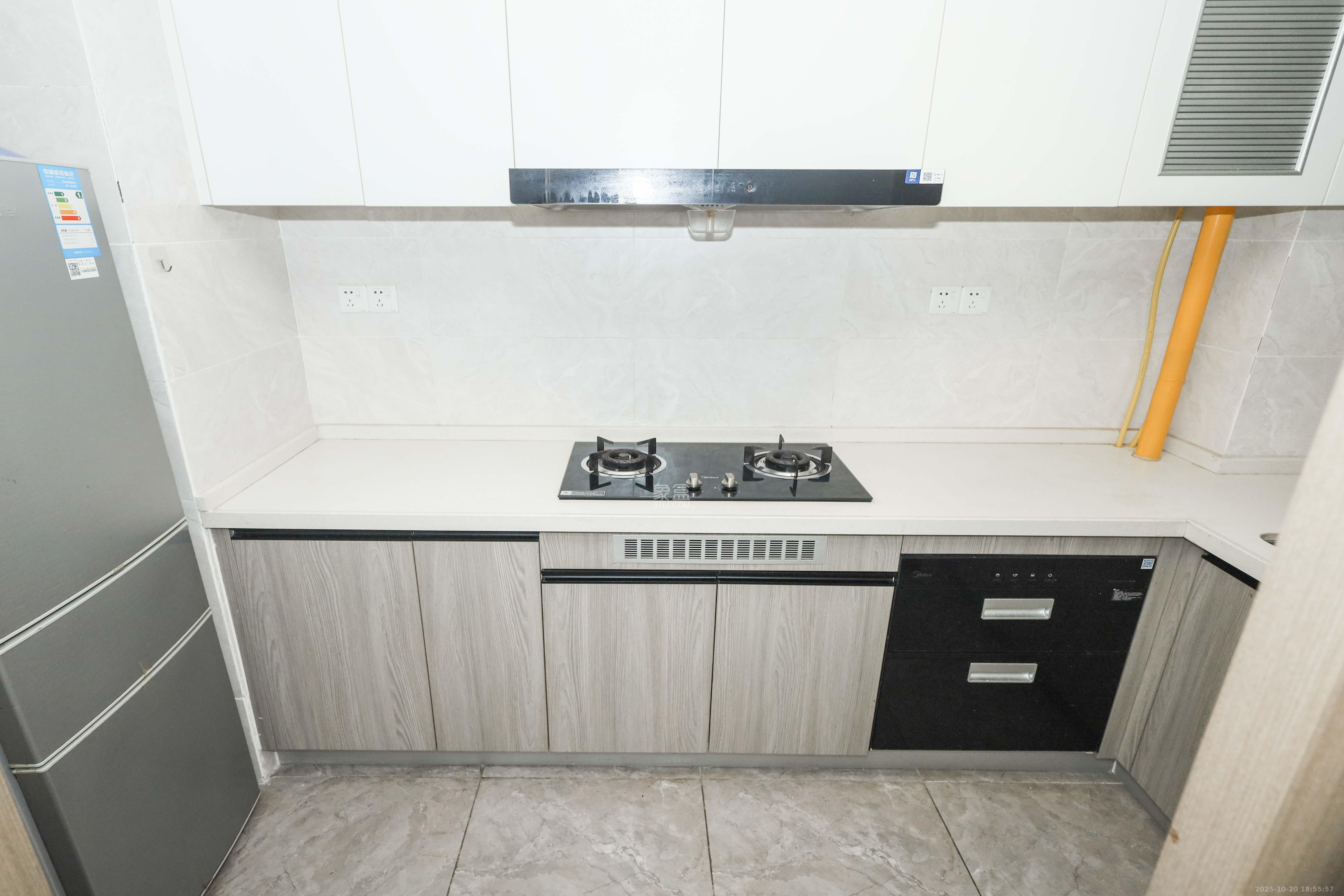 越秀亲爱里  3室2厅1卫    105.0万 越秀亲爱里  3室2厅1卫    105.0万厨房