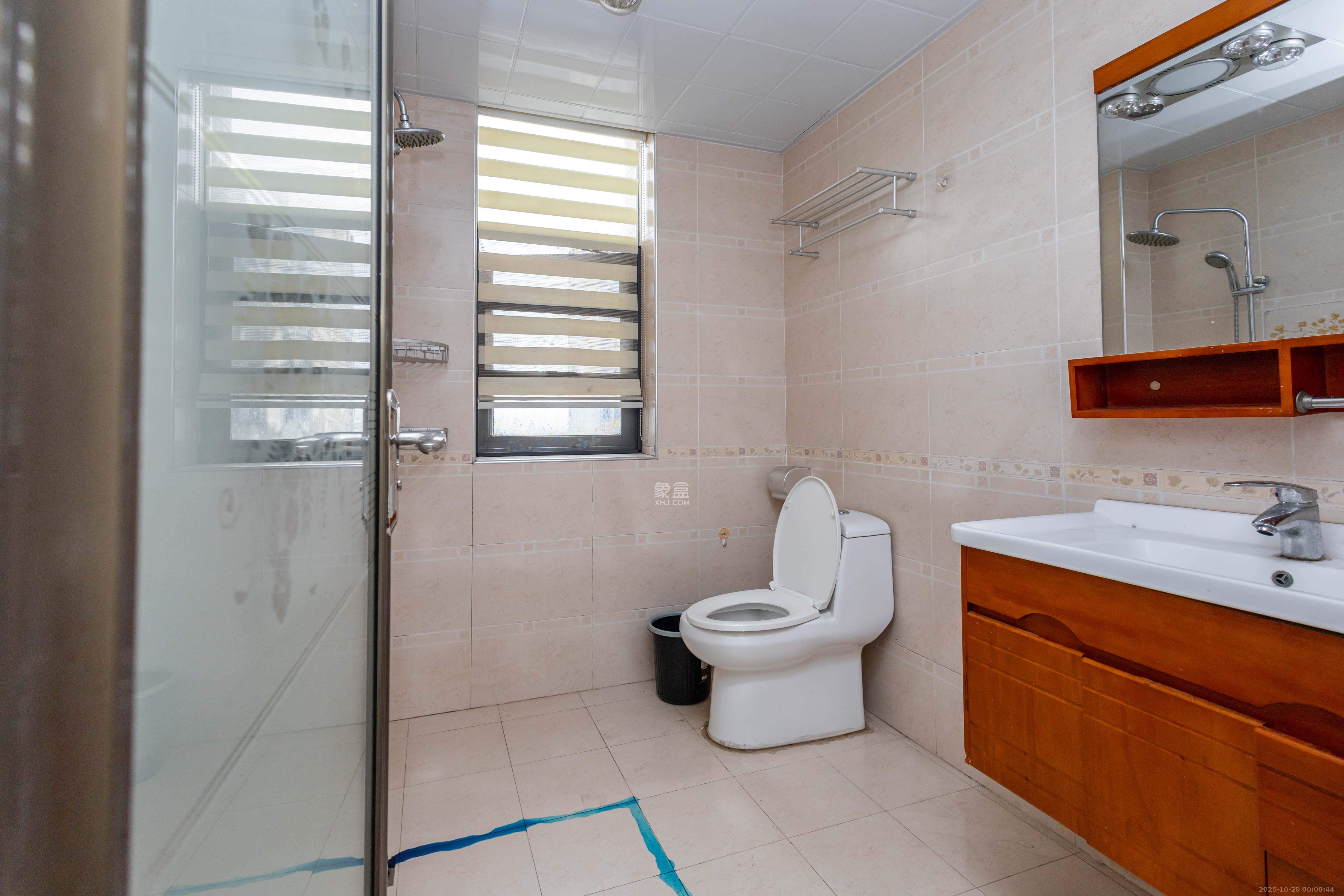 中房瑞致国际 3室2厅2卫 96.0万 中房瑞致国际 3室2厅2卫 96.0万卫生间