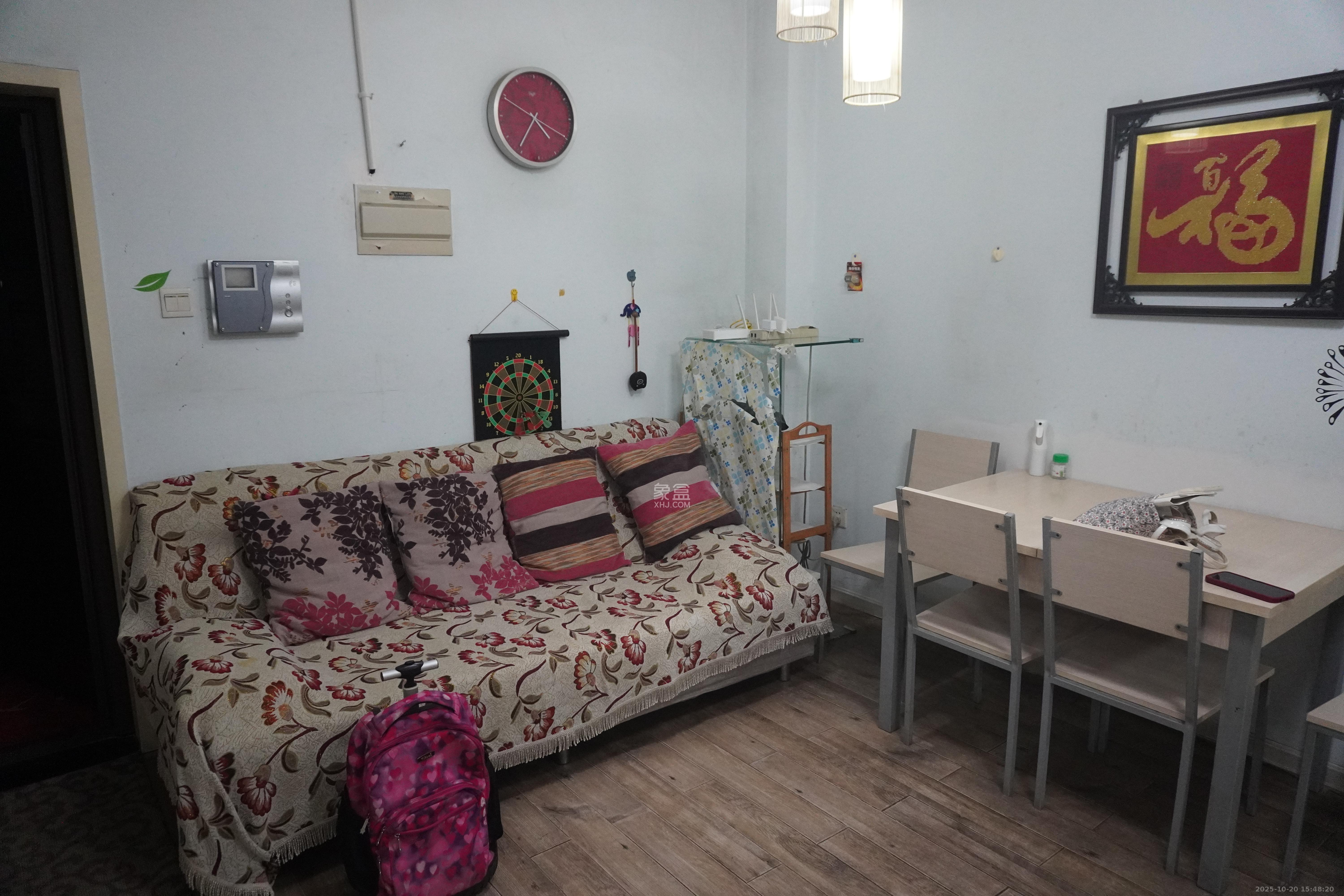 嘉逸名庭  3室2厅1卫    2400.0元/月室内图