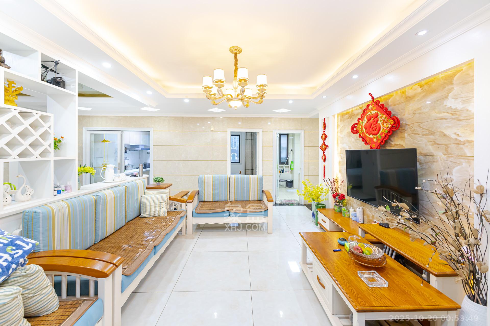 润和之悦（金泽园）  4室2厅2卫    89.8万客厅