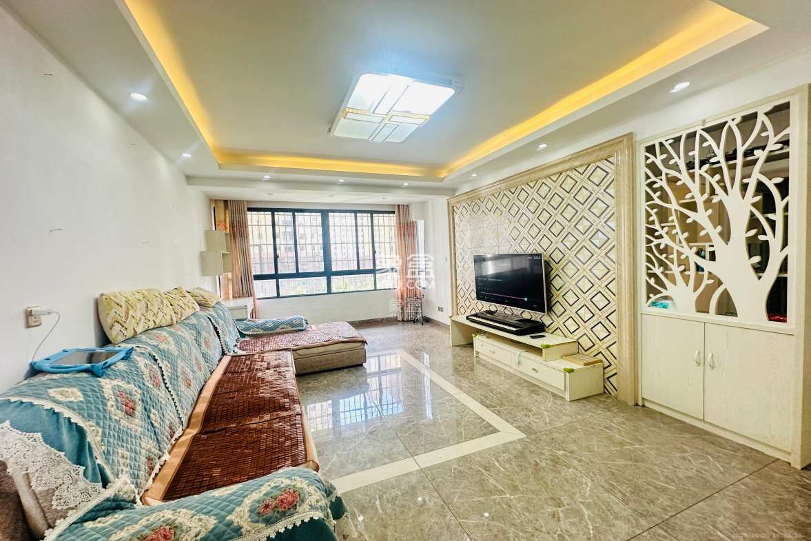 中国铁建国际城二期  3室2厅1卫    1800.0元/月 中国铁建国际城二期  3室2厅1卫    1800.0元/月室内图