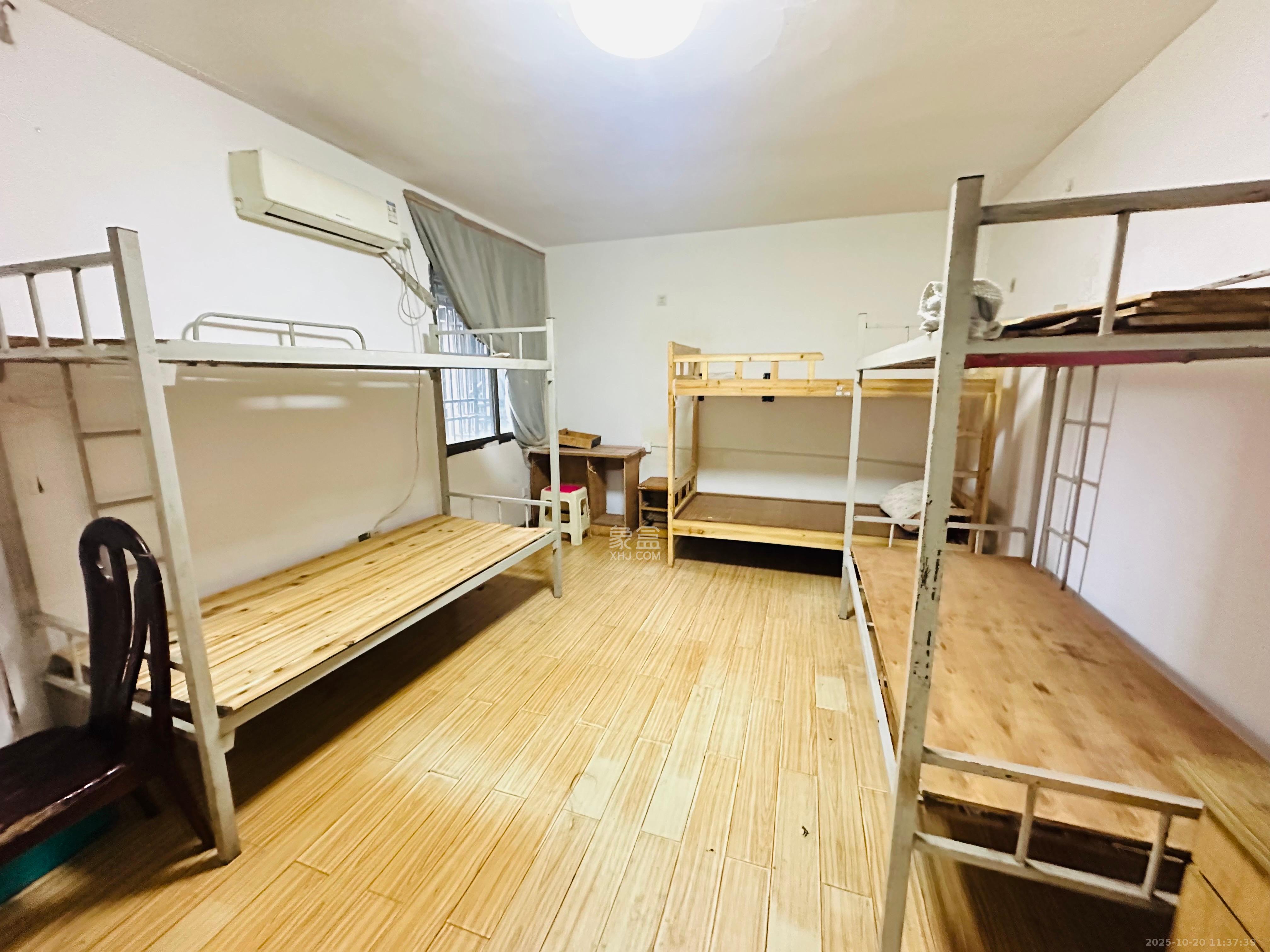 坡子街综合楼  1室0厅0卫    1500.0元/月
