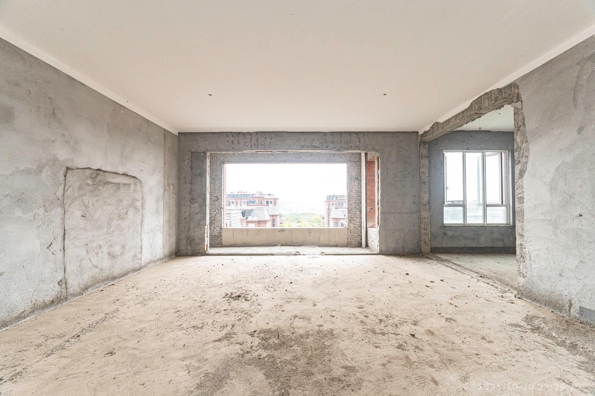 金地艺境  5室2厅3卫    136.0万