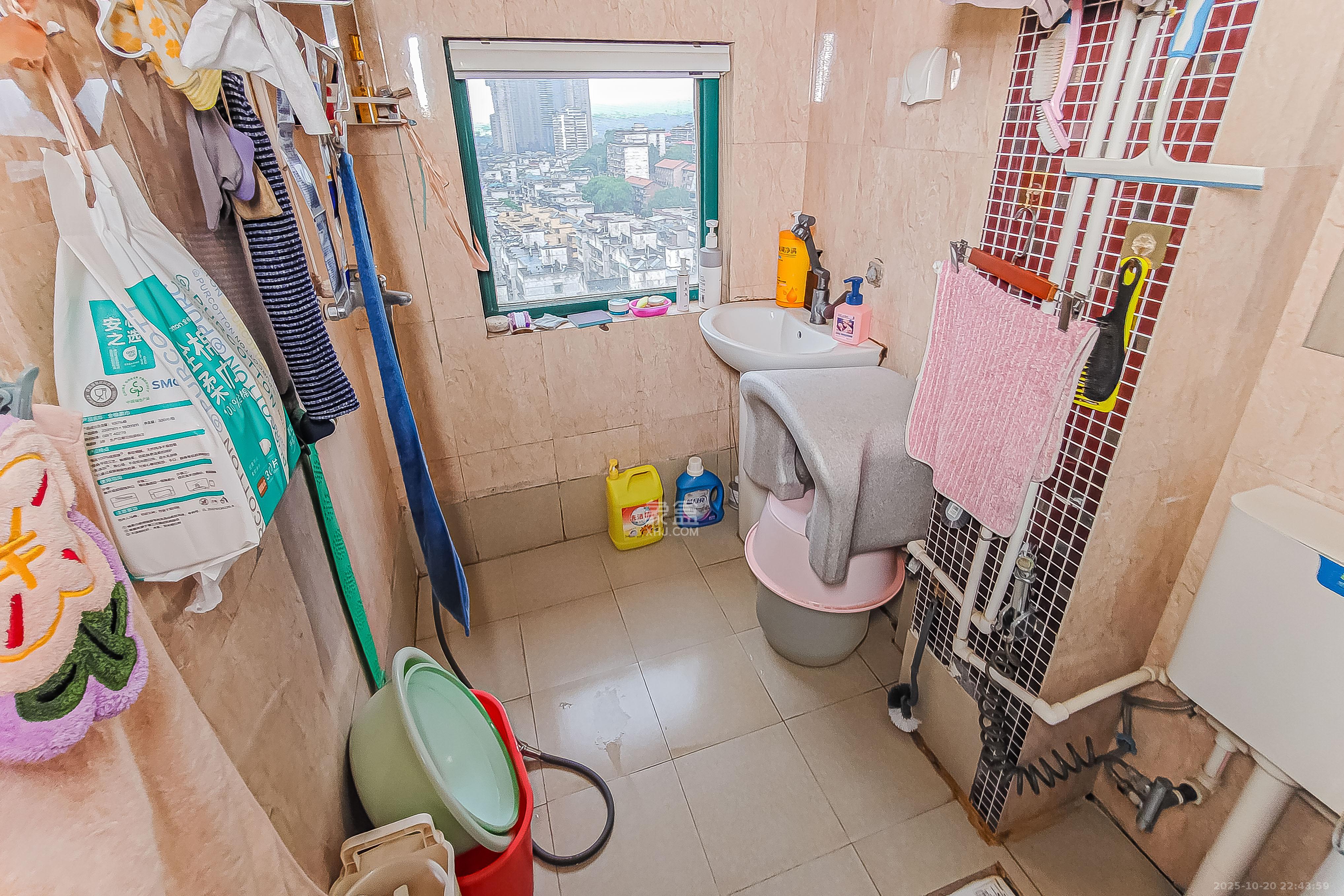 永宏佳园 2室1厅1卫 61.8万 永宏佳园 2室1厅1卫 61.8万卫生间