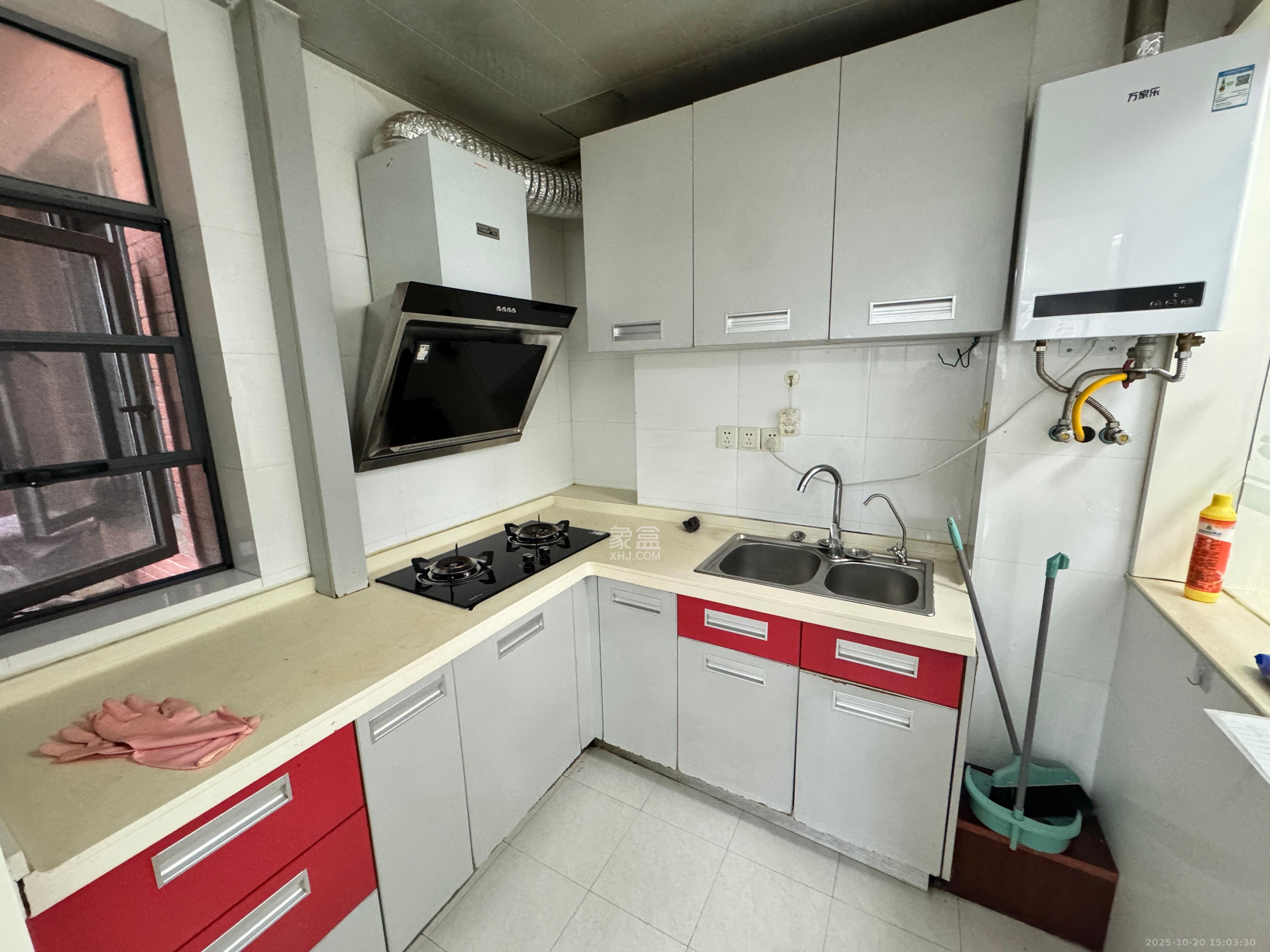 滨江君悦香邸  2室2厅1卫    2400.0元/月 滨江君悦香邸  2室2厅1卫    2400.0元/月室内图