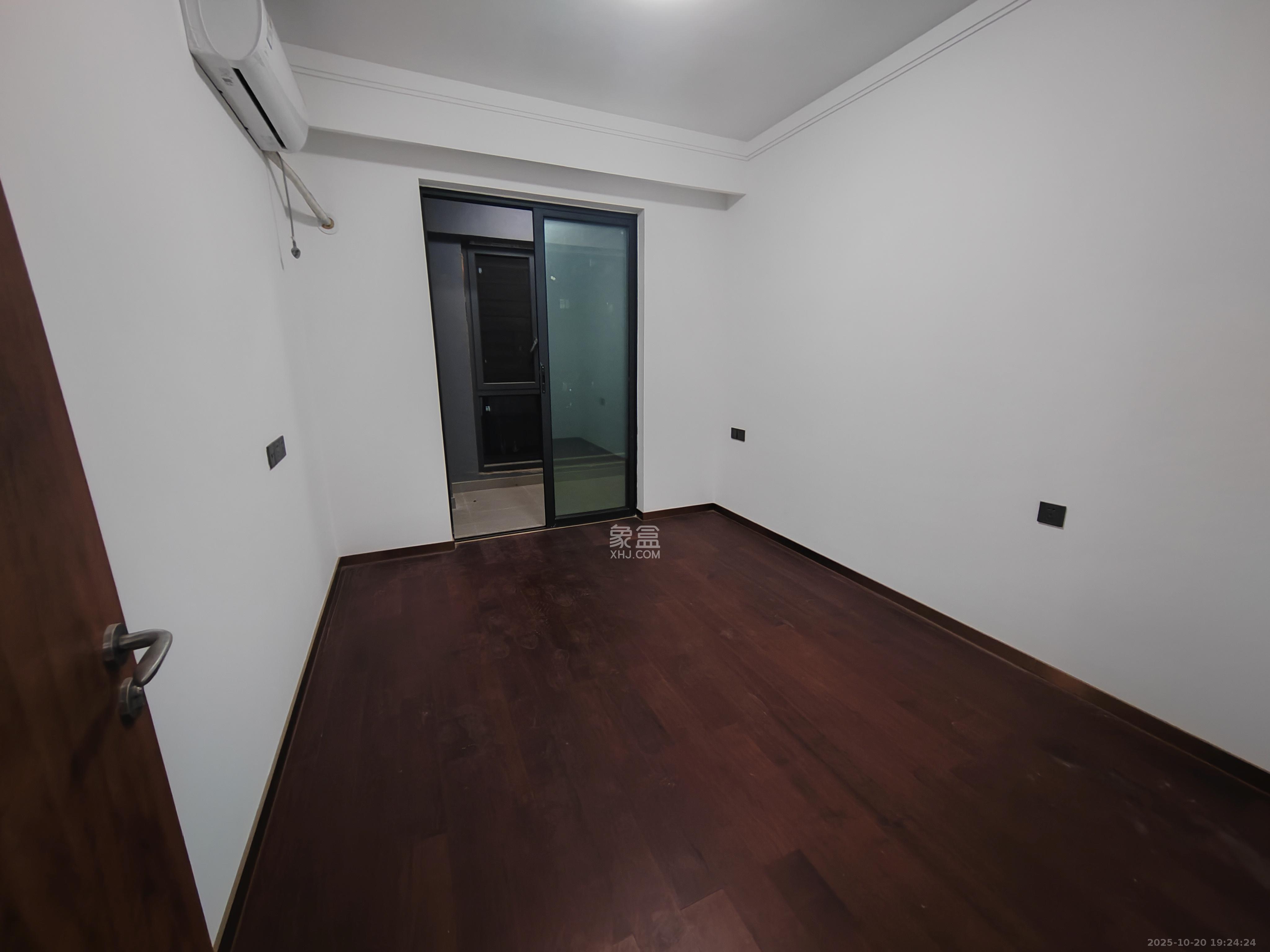 梅溪悦章  4室2厅2卫    3300.0元/月室内图