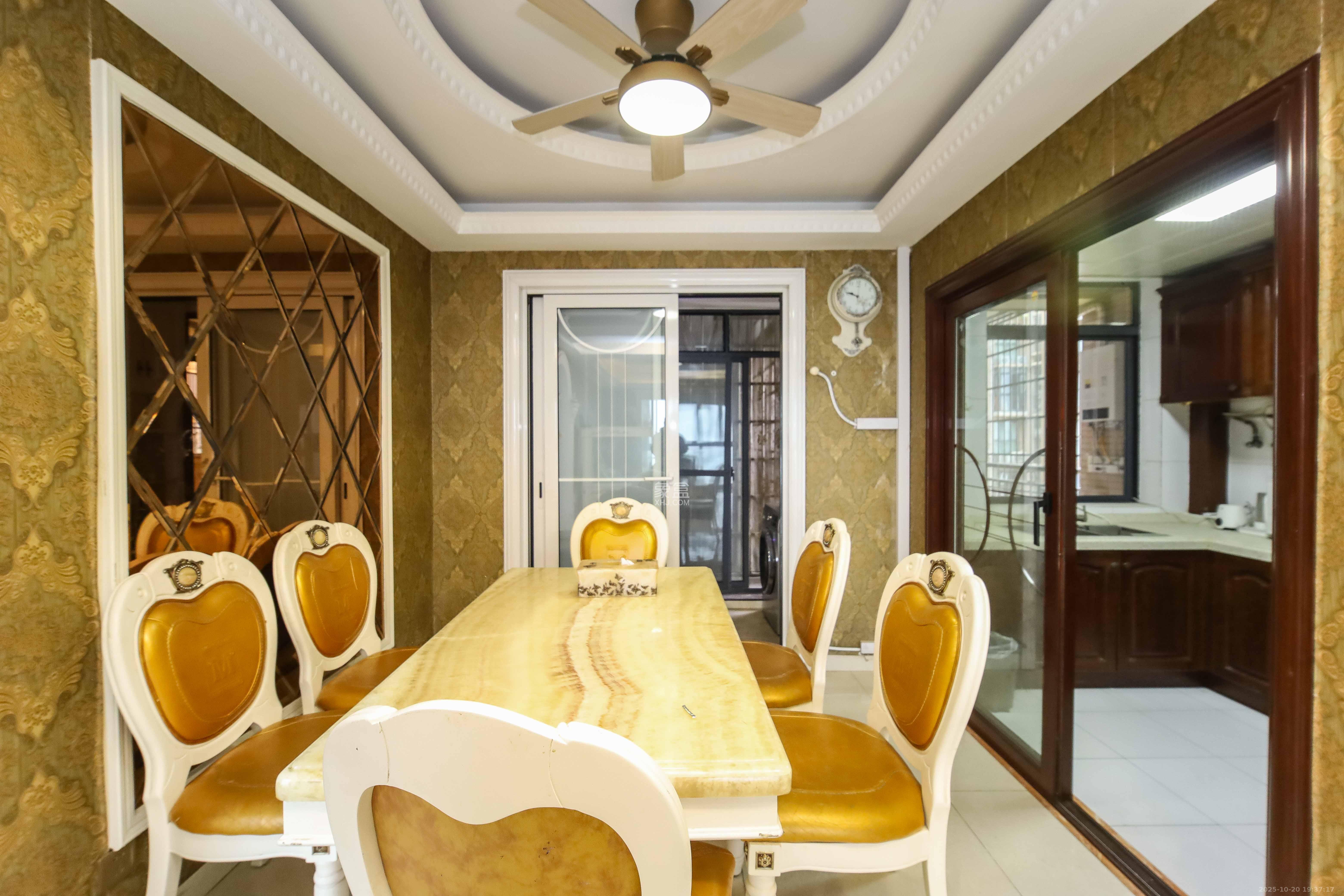 江河双水湾  3室2厅2卫    138.0万 江河双水湾  3室2厅2卫    138.0万客厅