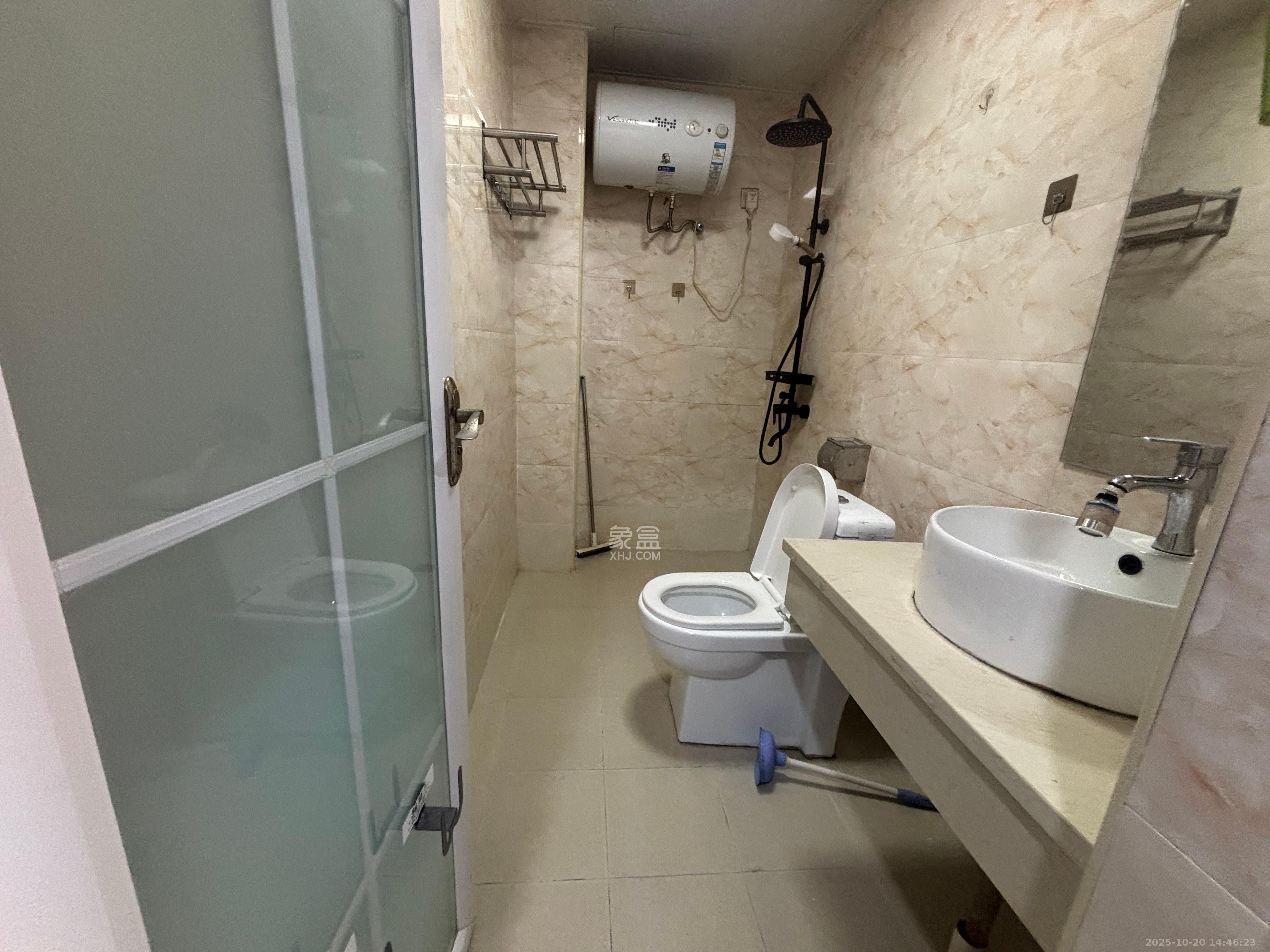 金鼎公园尚  1室1厅1卫    1100.0元/月室内图