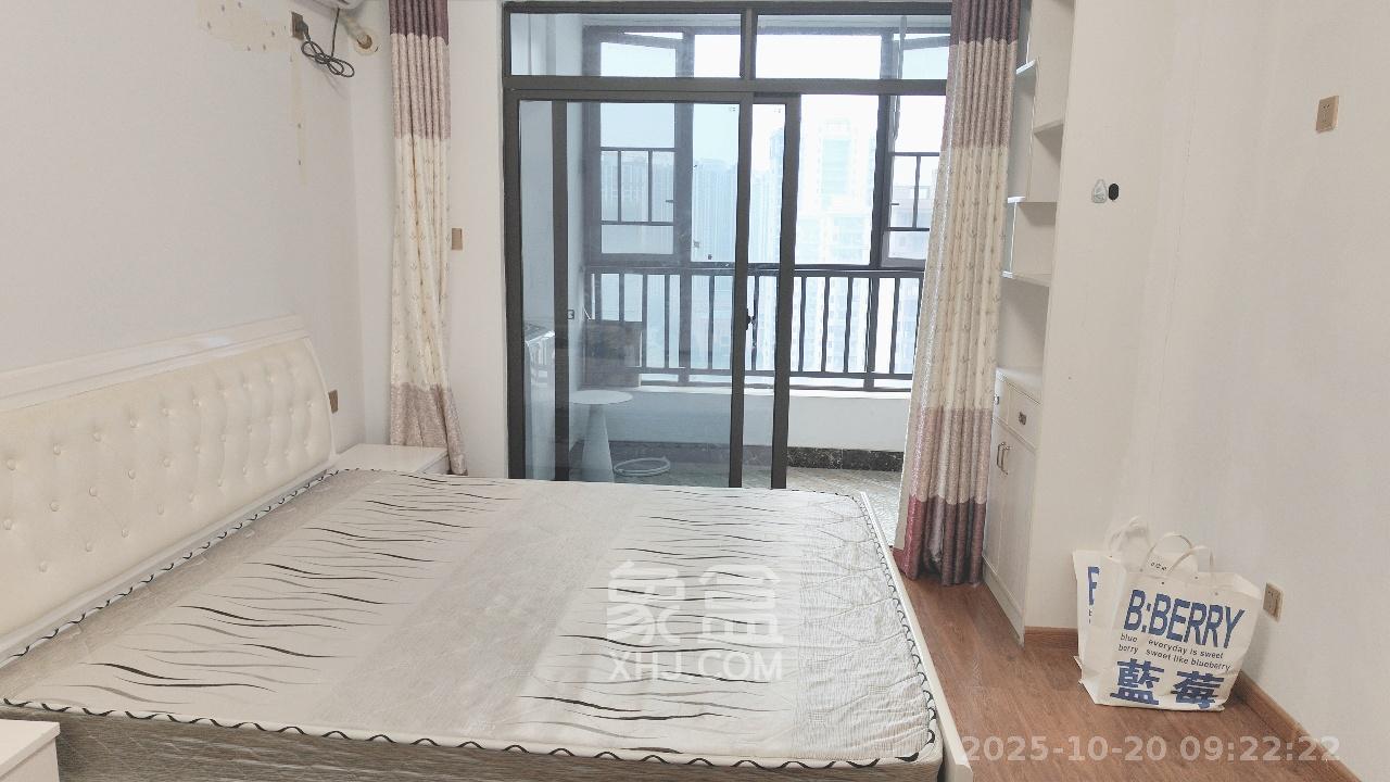 梅溪国际公寓(步步高新天地)  1室1厅1卫    1500.0元/月 梅溪国际公寓(步步高新天地)  1室1厅1卫    1500.0元/月室内图