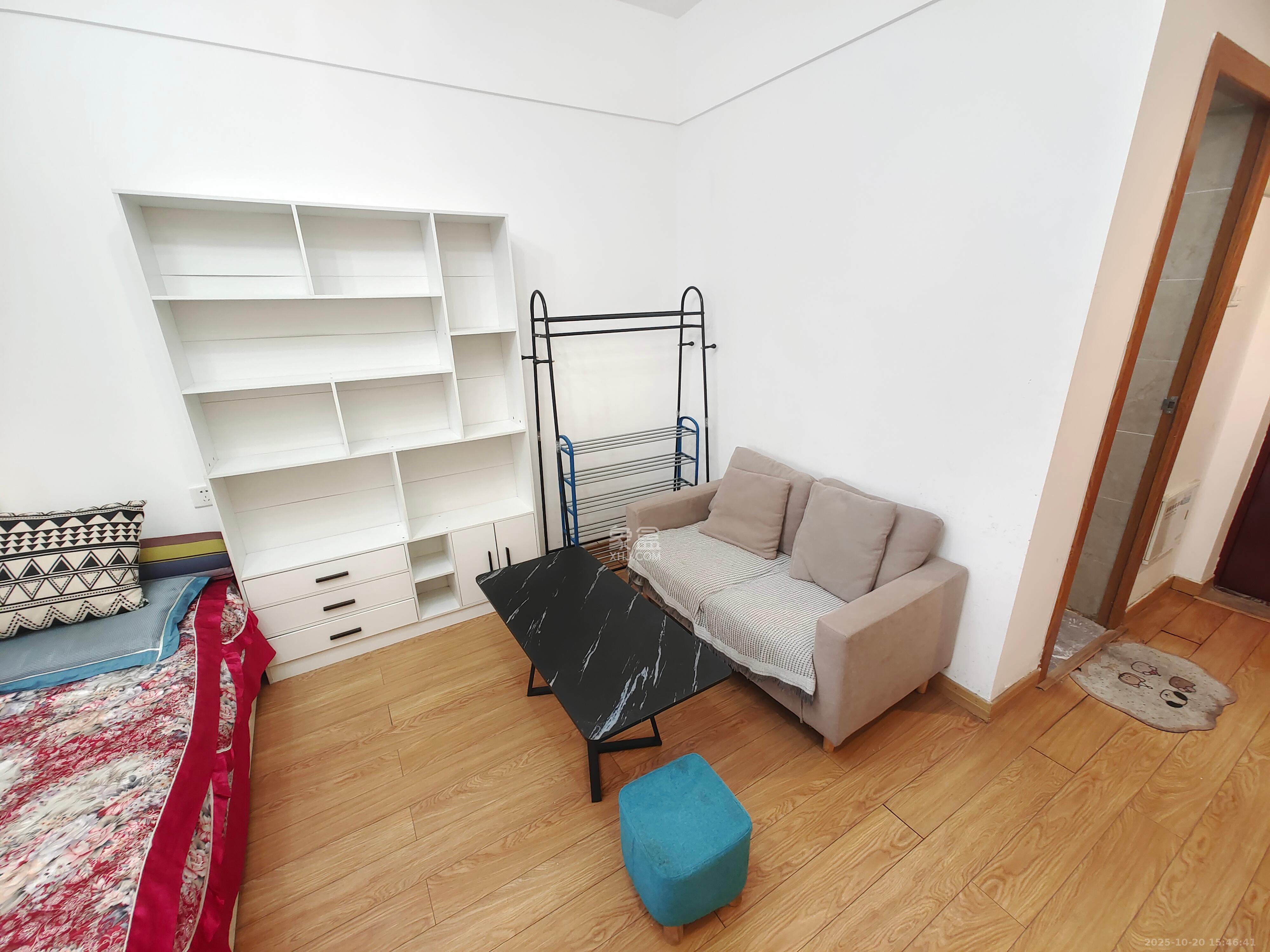 荣泰广场 1室1厅1卫 1400.0元/月 荣泰广场 1室1厅1卫 1400.0元/月室内图