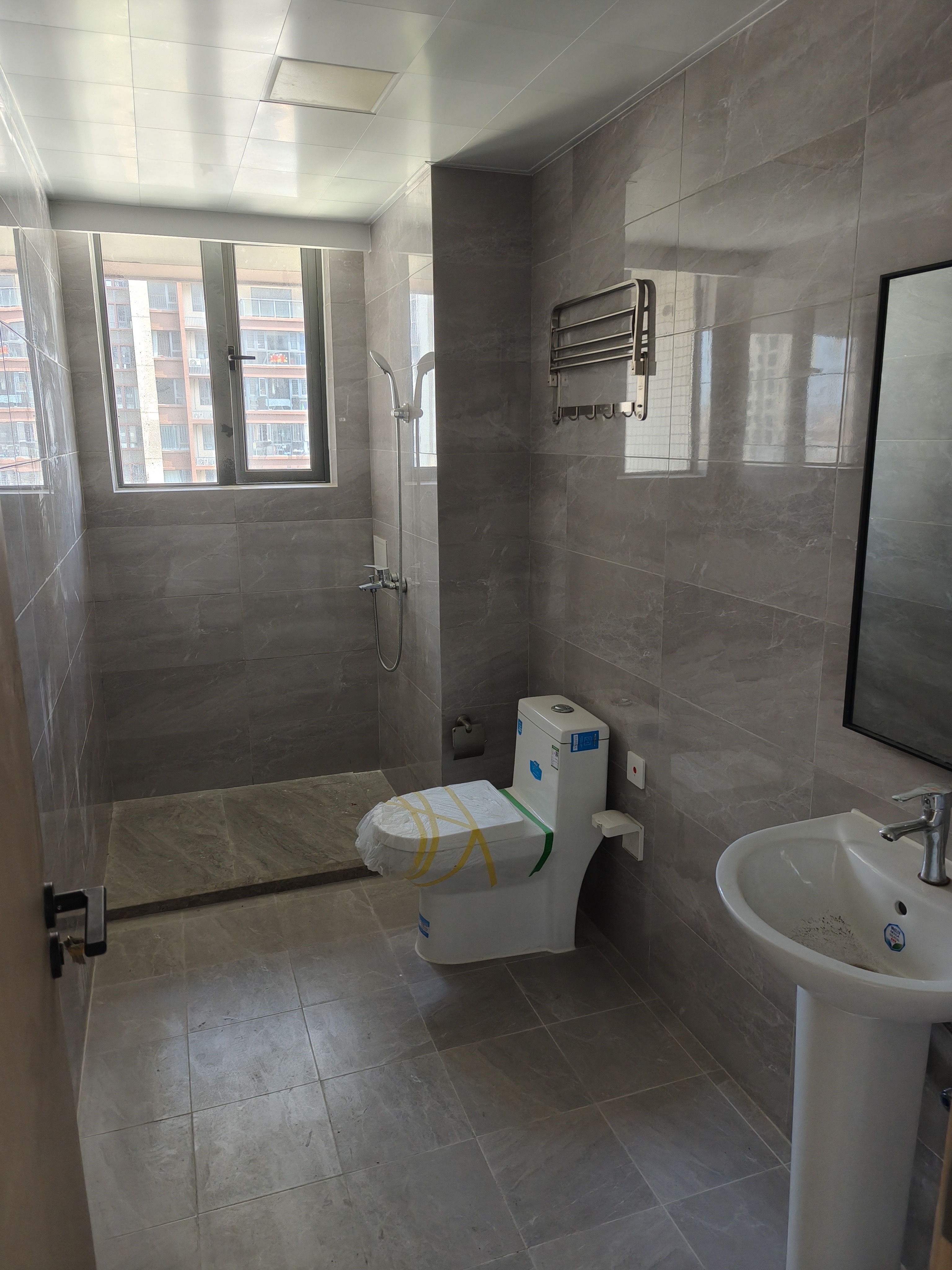 滨海丽景  3室2厅2卫    3800.0元/月室内图