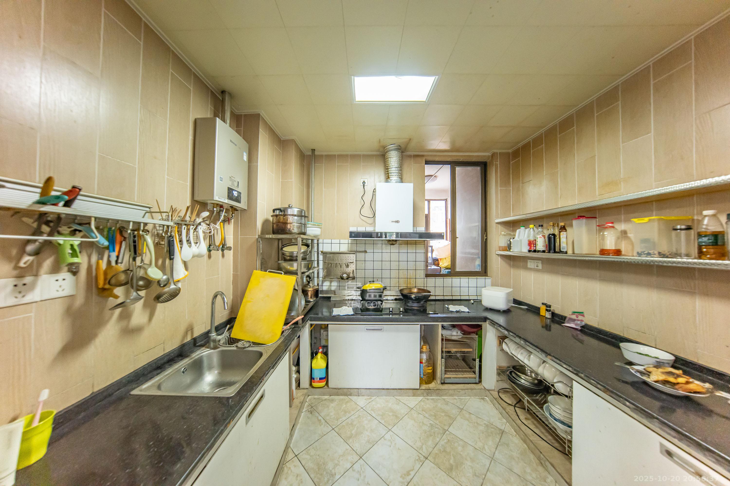 米兰春天 1室0厅0卫 82.0万 米兰春天 1室0厅0卫 82.0万厨房