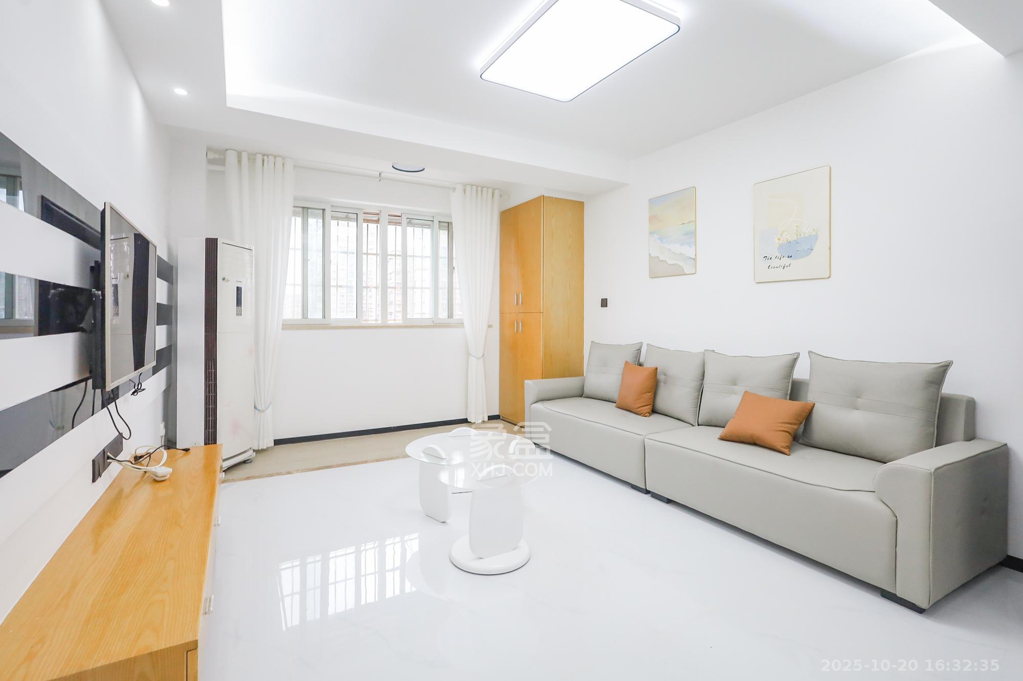 谷山乐园二期  3室2厅1卫    62.8万 谷山乐园二期  3室2厅1卫    62.8万客厅