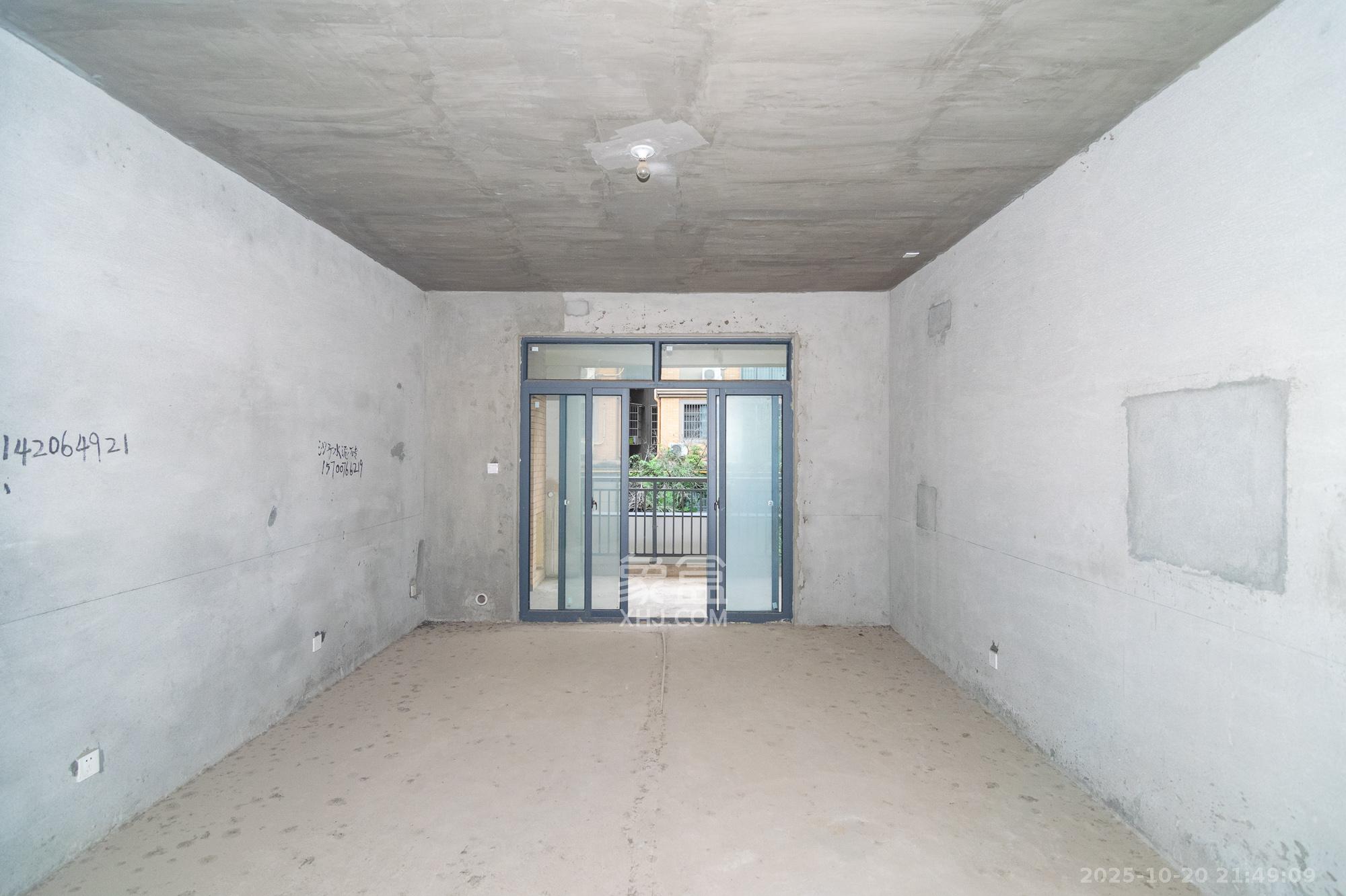 澳海月亮湾  3室2厅1卫    70.8万 澳海月亮湾  3室2厅1卫    70.8万客厅