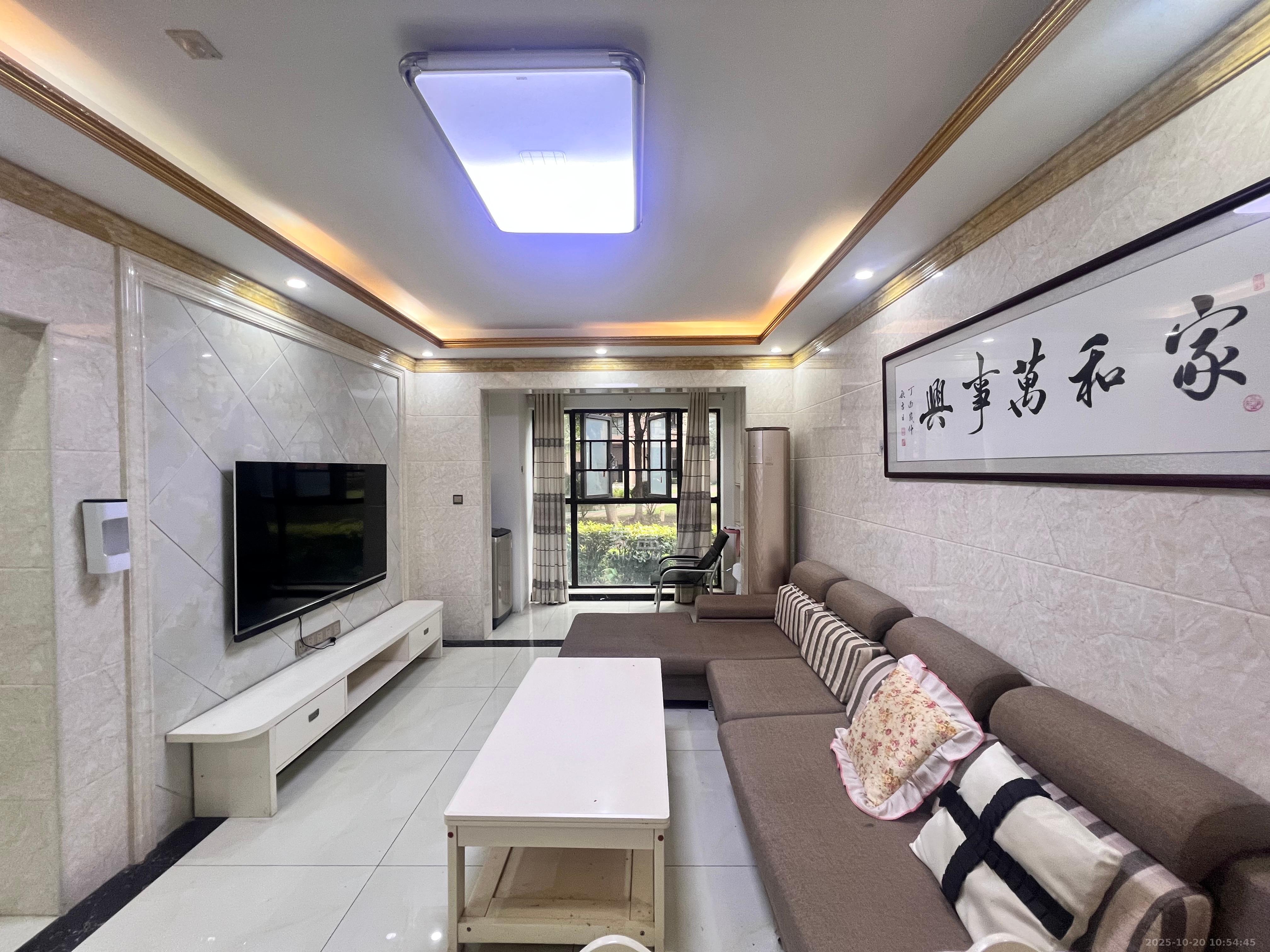 卓越蔚蓝城邦  3室2厅1卫    2000.0元/月