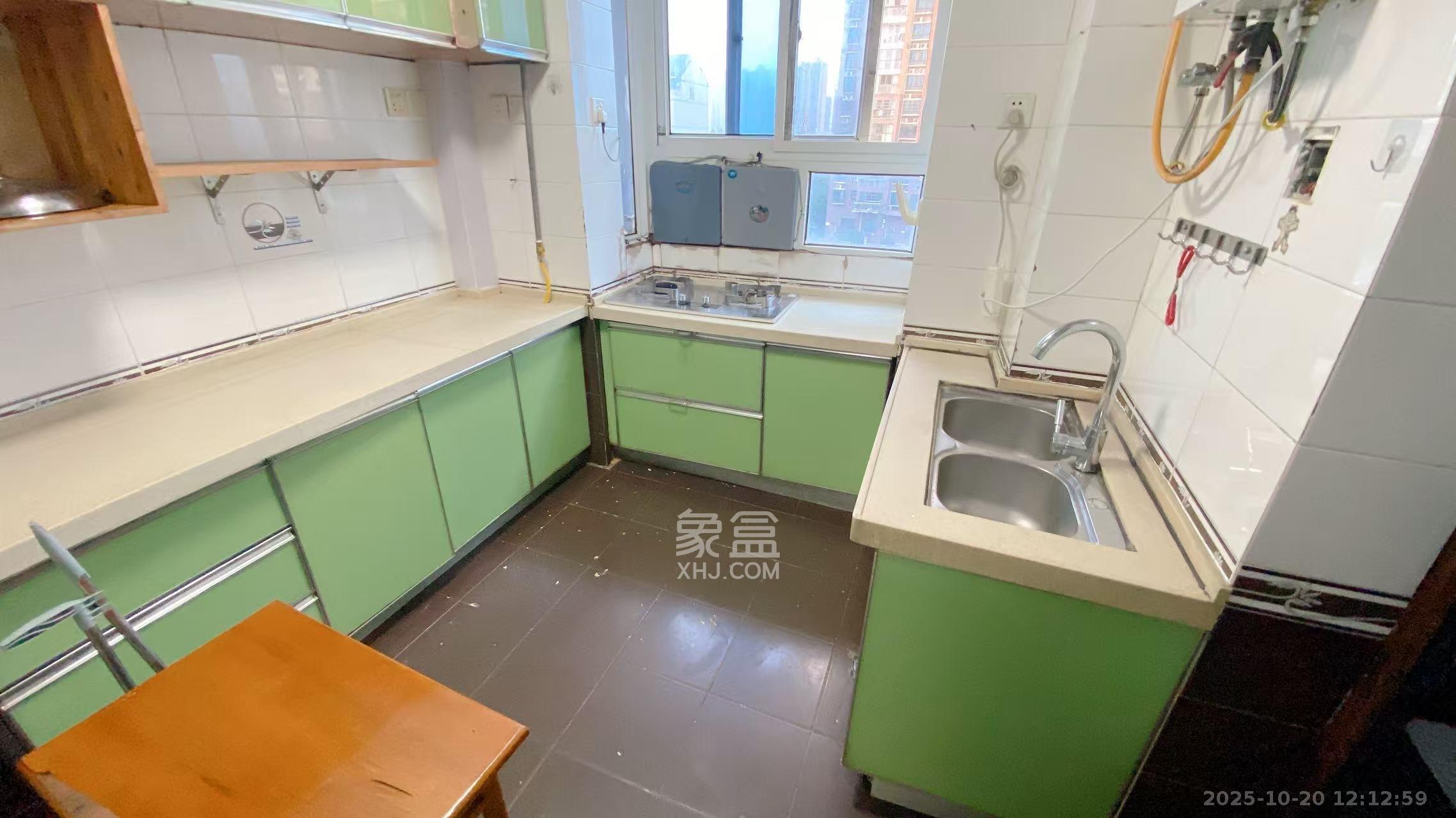 四方小区 1室0厅0卫 1800.0元/月 四方小区 1室0厅0卫 1800.0元/月室内图