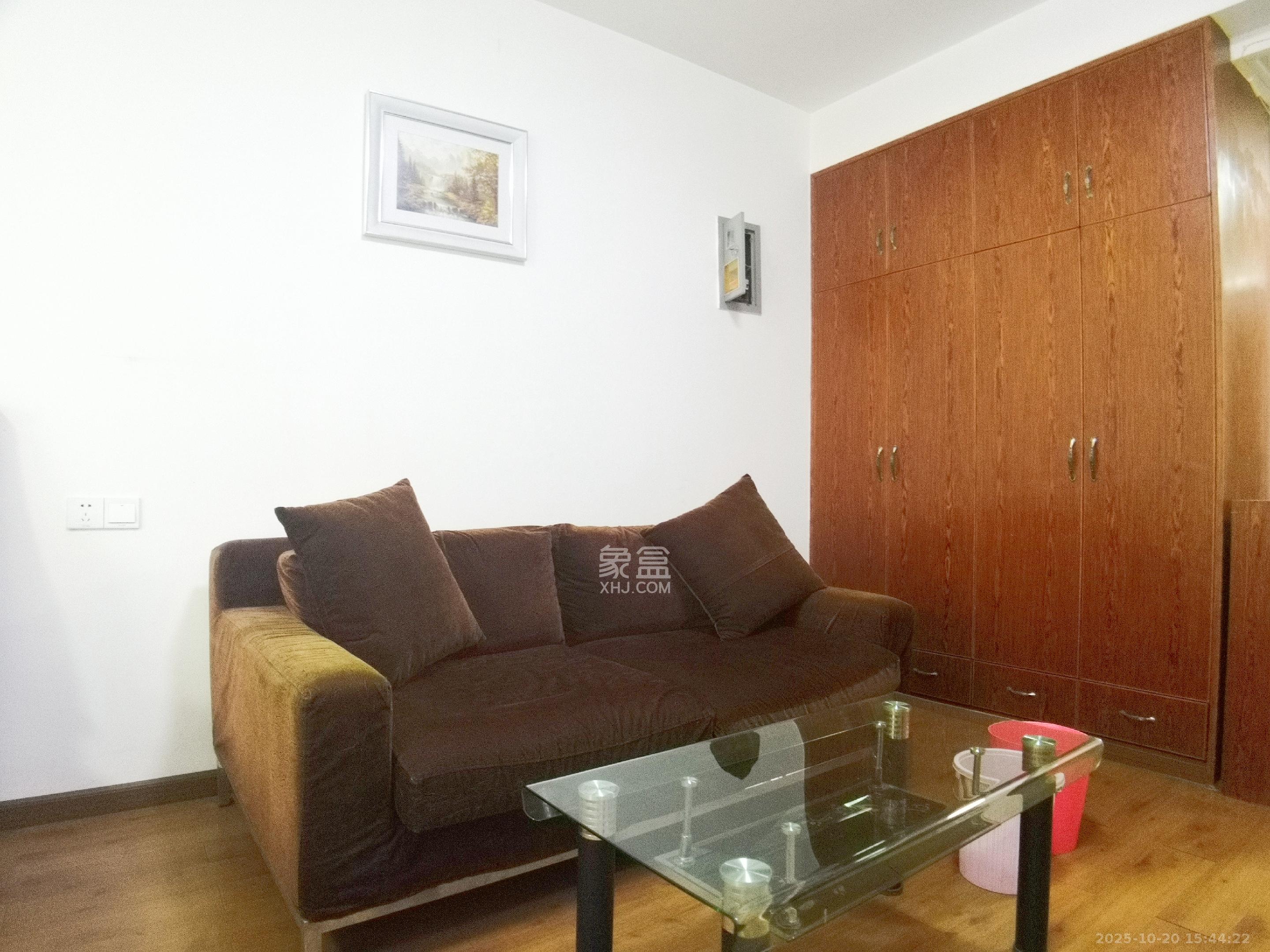 北辰三角洲E5区  1室1厅1卫    1800.0元/月 北辰三角洲E5区  1室1厅1卫    1800.0元/月