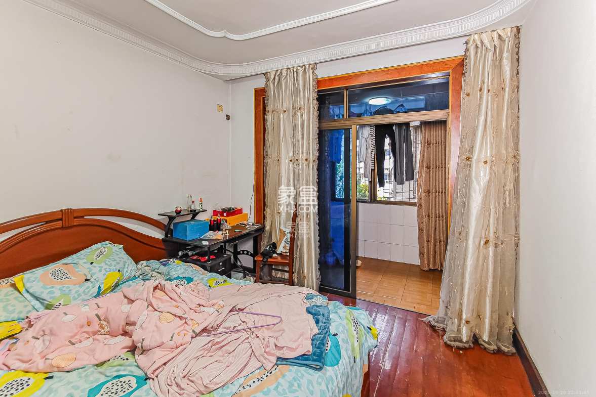 上工商银行宿舍 2室2厅1卫 48.8万 上工商银行宿舍 2室2厅1卫 48.8万卧室