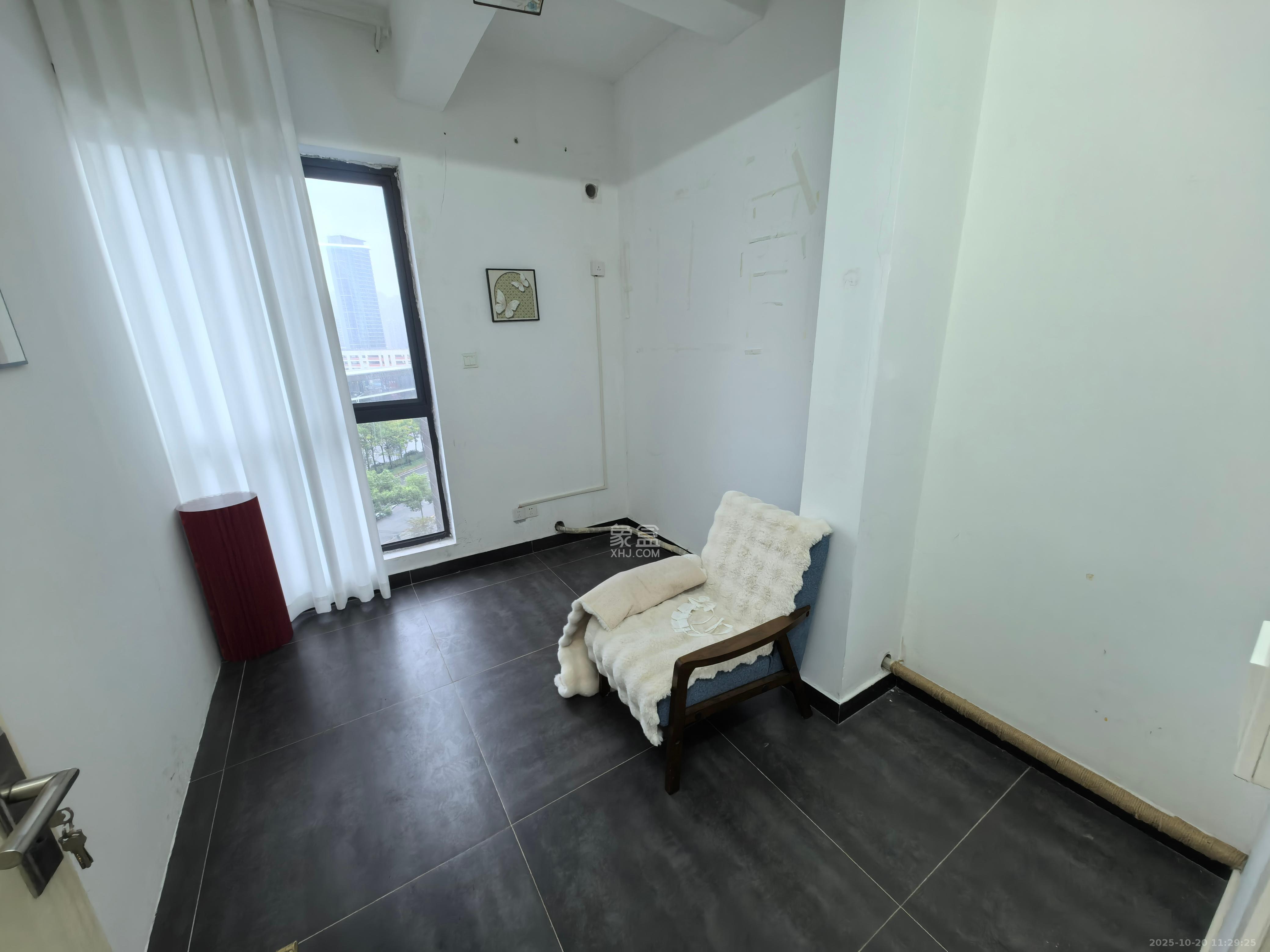 京武浪琴山一、二期  1室1厅1卫    3000.0元/月室内图