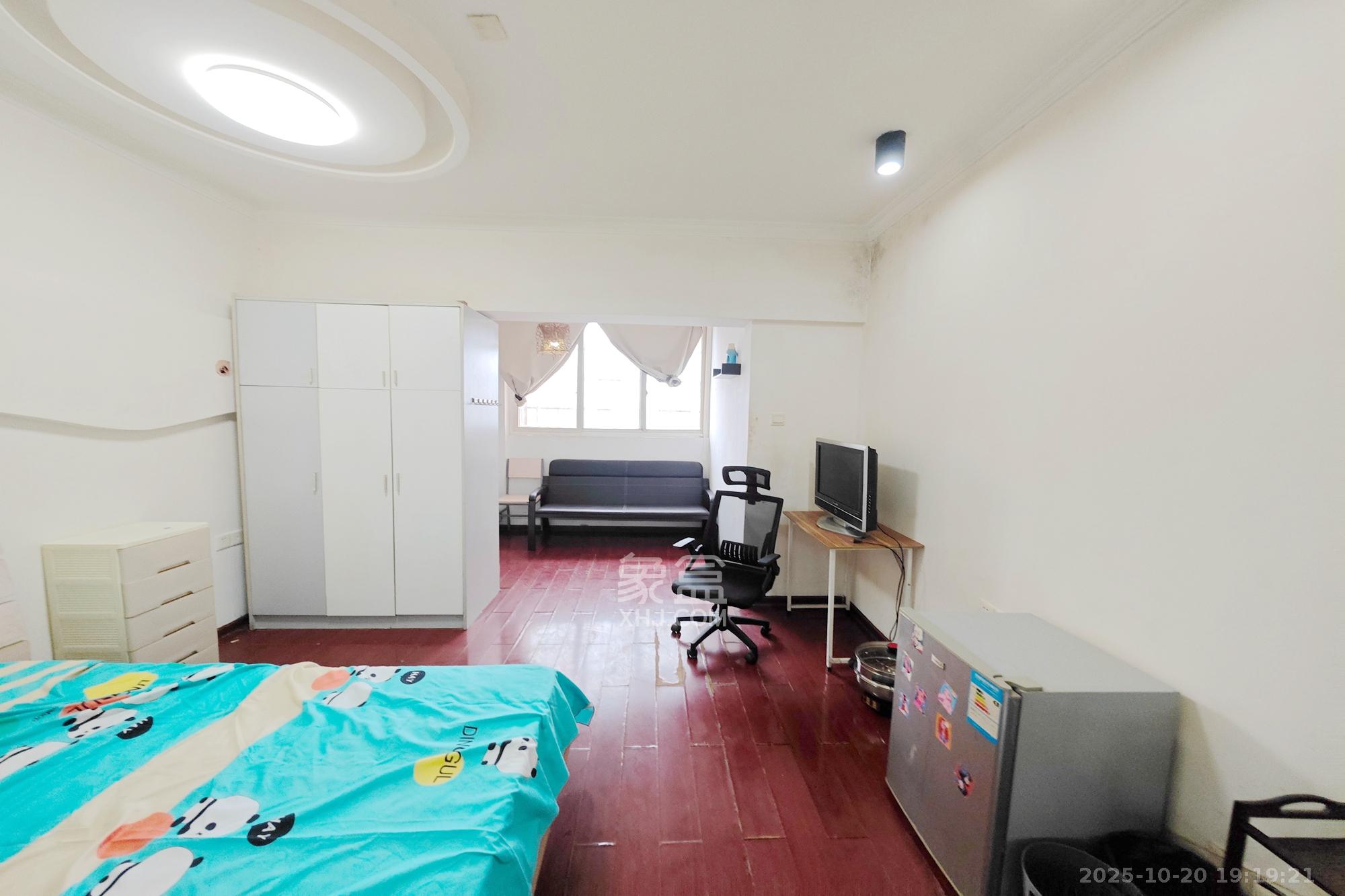 2076至高点  1室1厅1卫    18.8万 2076至高点  1室1厅1卫    18.8万卧室