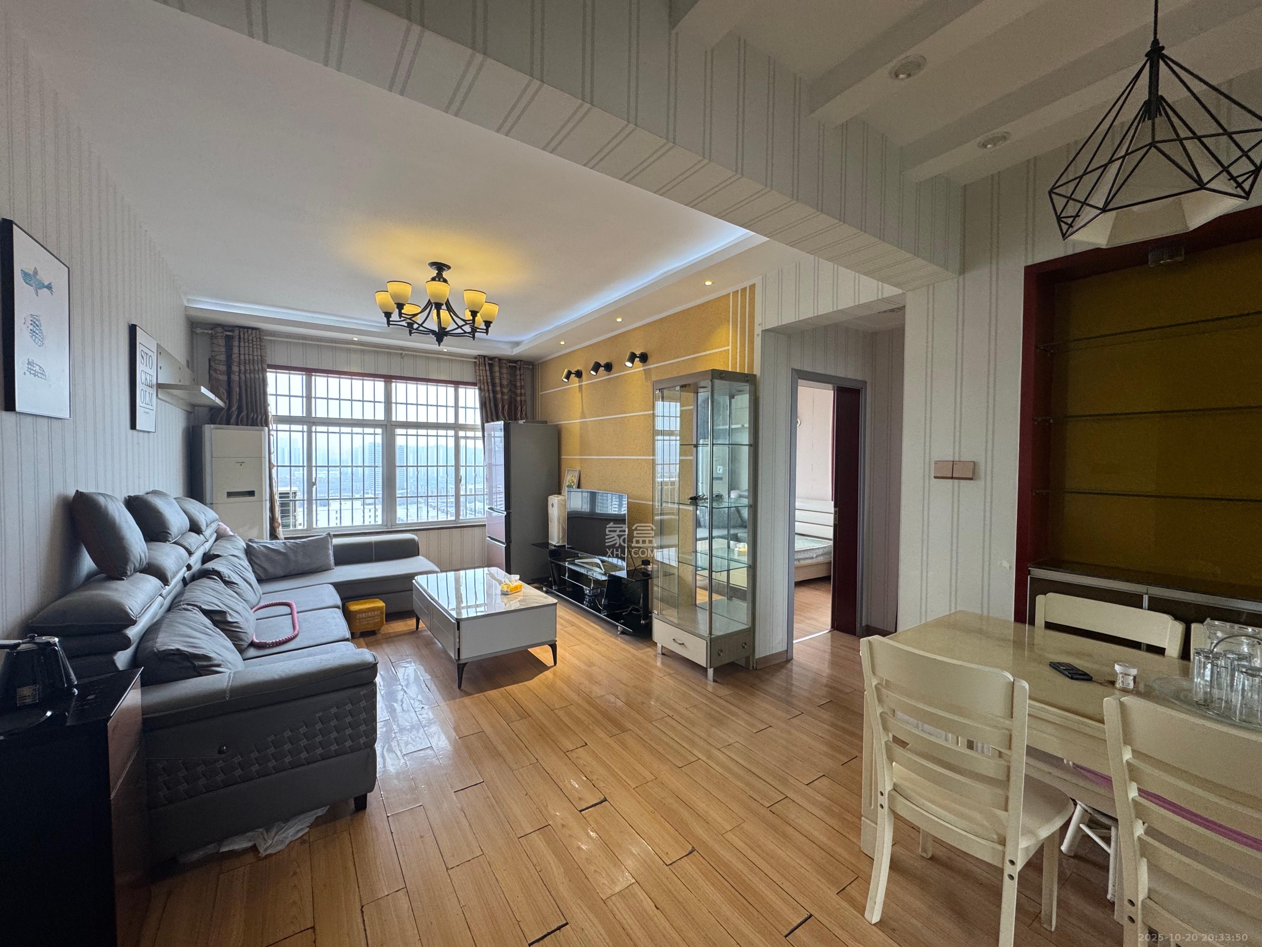 上河国际B座  2室2厅1卫    2300.0元/月 上河国际B座  2室2厅1卫    2300.0元/月室内图