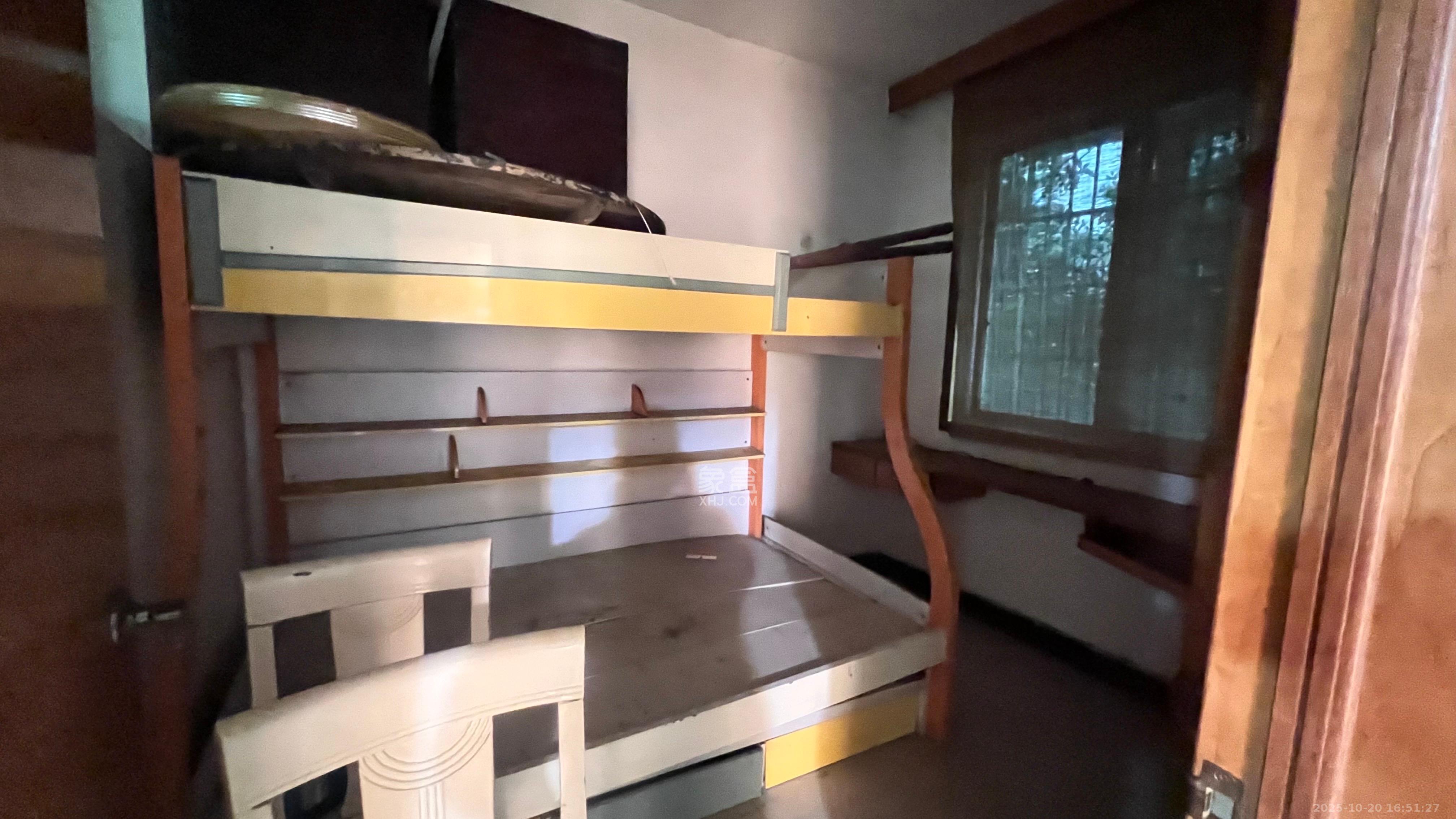 中南汽车世界 3室2厅1卫 1400.0元/月 中南汽车世界 3室2厅1卫 1400.0元/月室内图