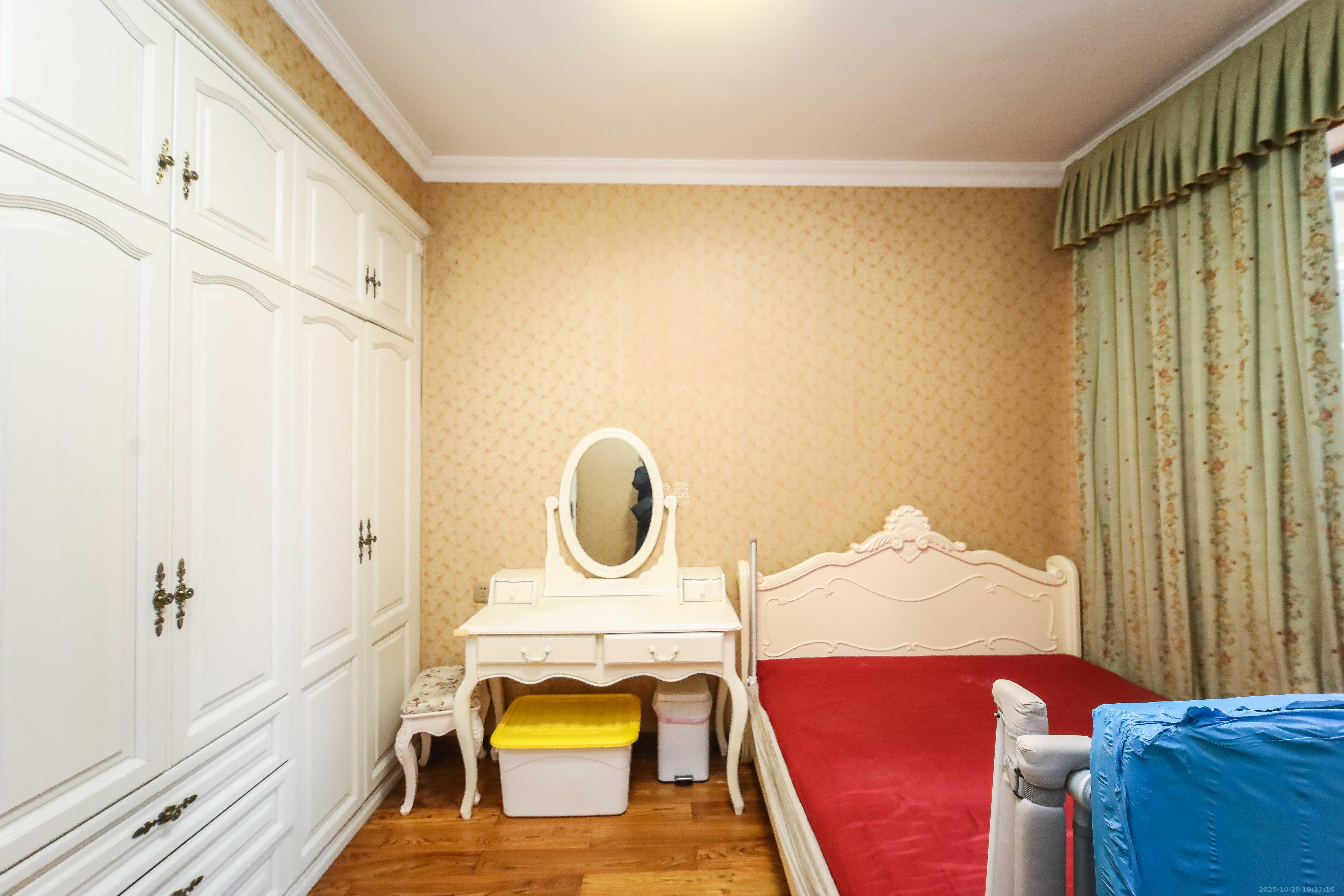 江河双水湾  3室2厅2卫    138.0万 江河双水湾  3室2厅2卫    138.0万卧室