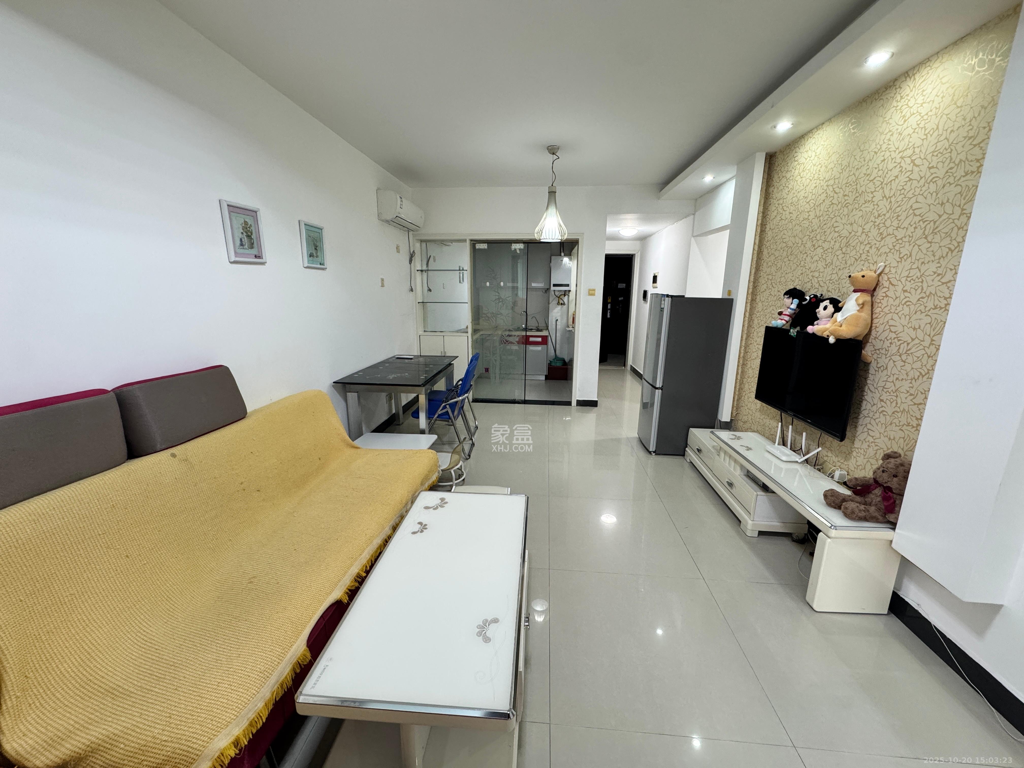 滨江君悦香邸  2室2厅1卫    2400.0元/月 滨江君悦香邸  2室2厅1卫    2400.0元/月室内图