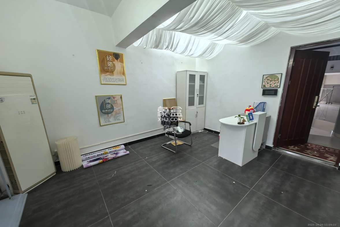 京武浪琴山一、二期 1室1厅1卫 3000.0元/月 京武浪琴山一、二期 1室1厅1卫 3000.0元/月室内图