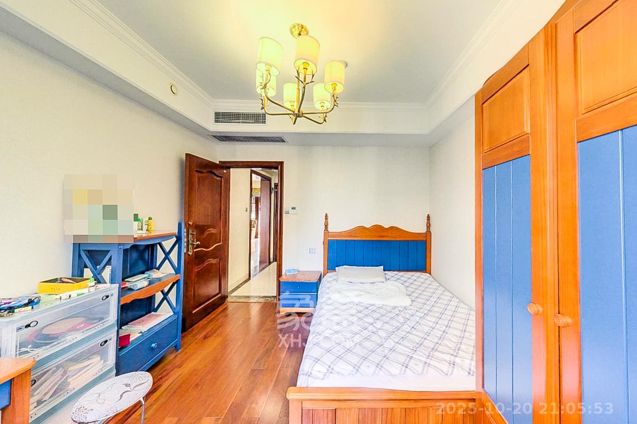 北辰三角洲E4区  4室1厅2卫    220.0万卧室