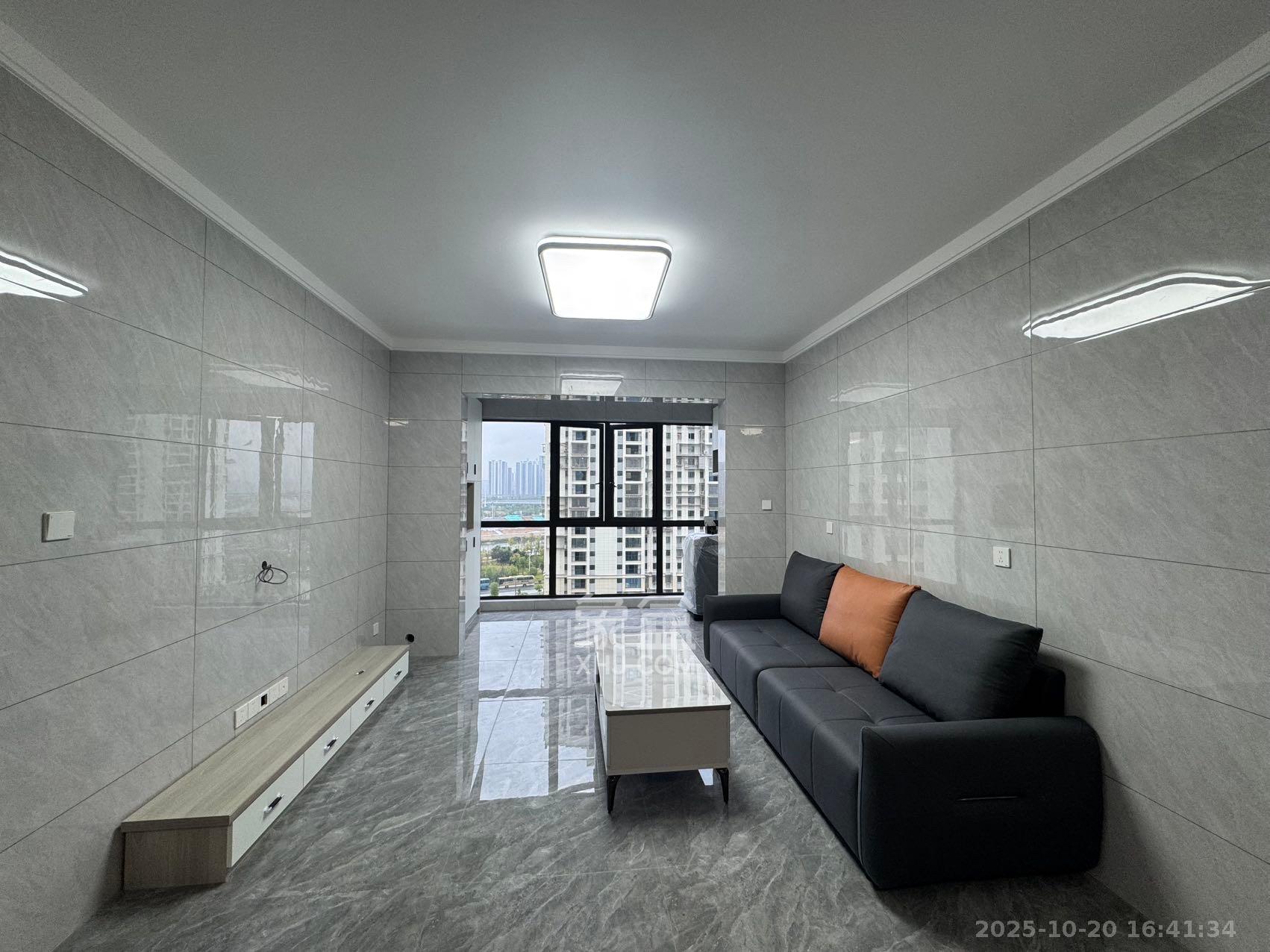 和景家园二期  2室2厅1卫    1800.0元/月