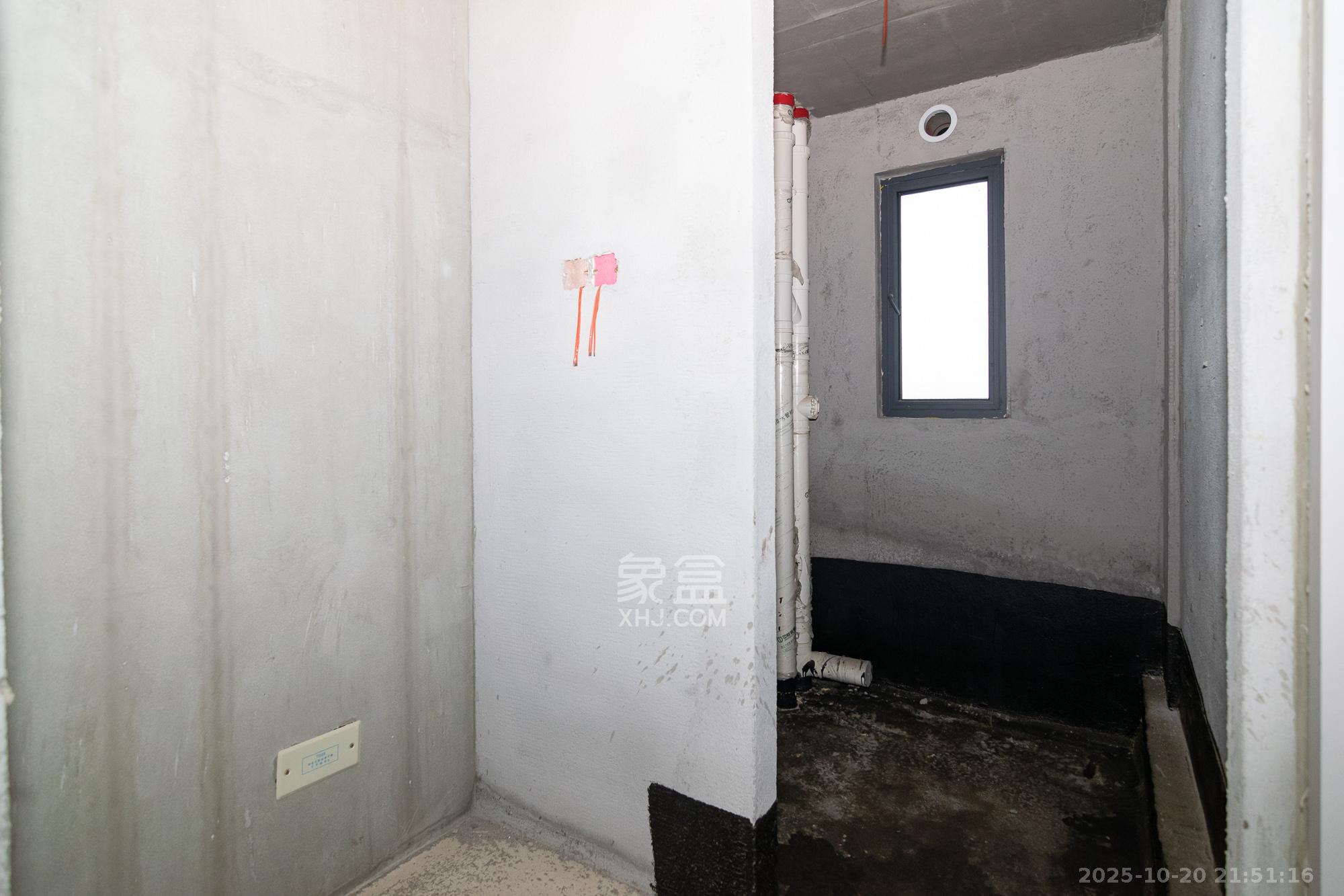 长沙中交城  4室2厅1卫    110.38万卫生间