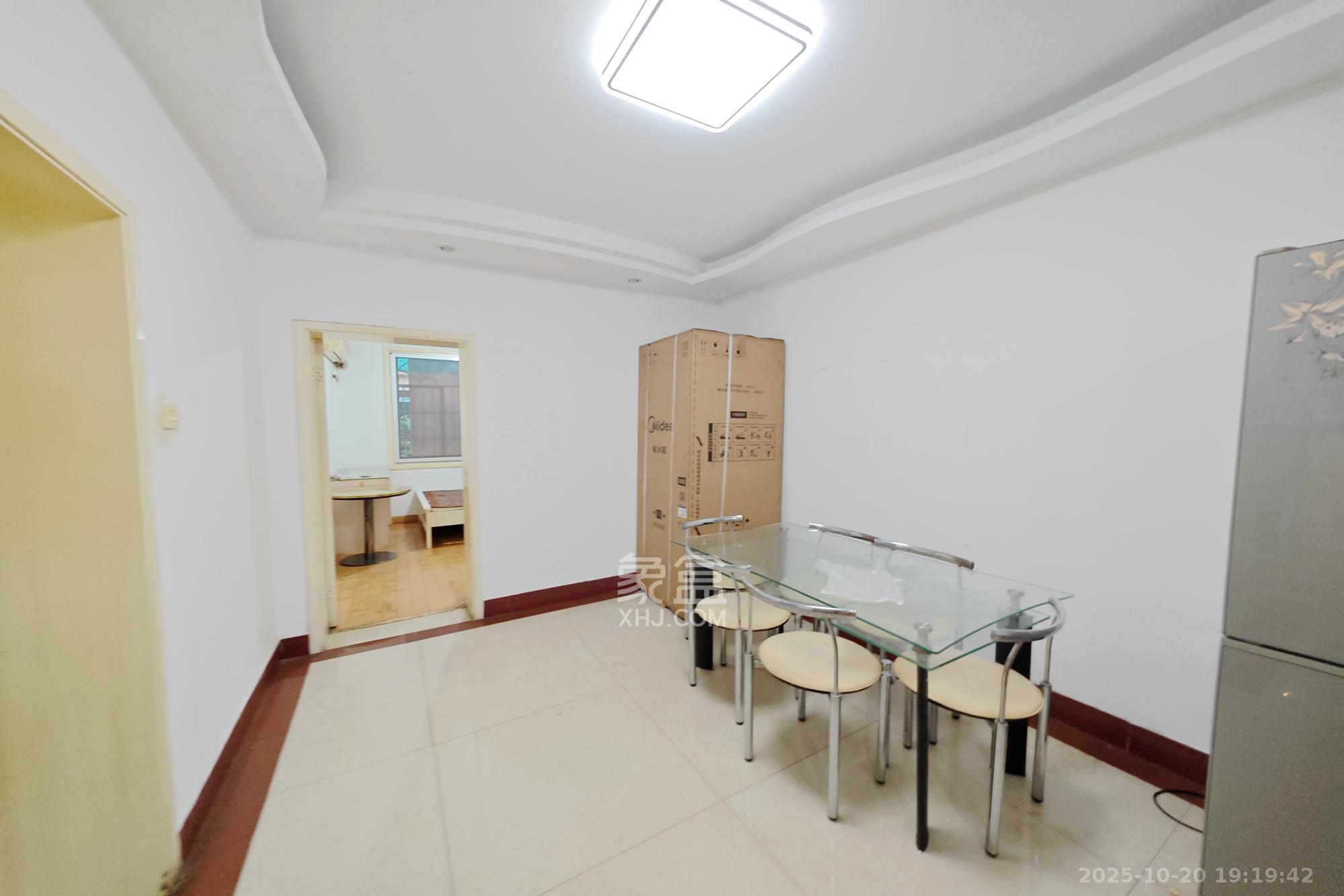 天润花园 3室2厅1卫 92.0万 天润花园 3室2厅1卫 92.0万客厅